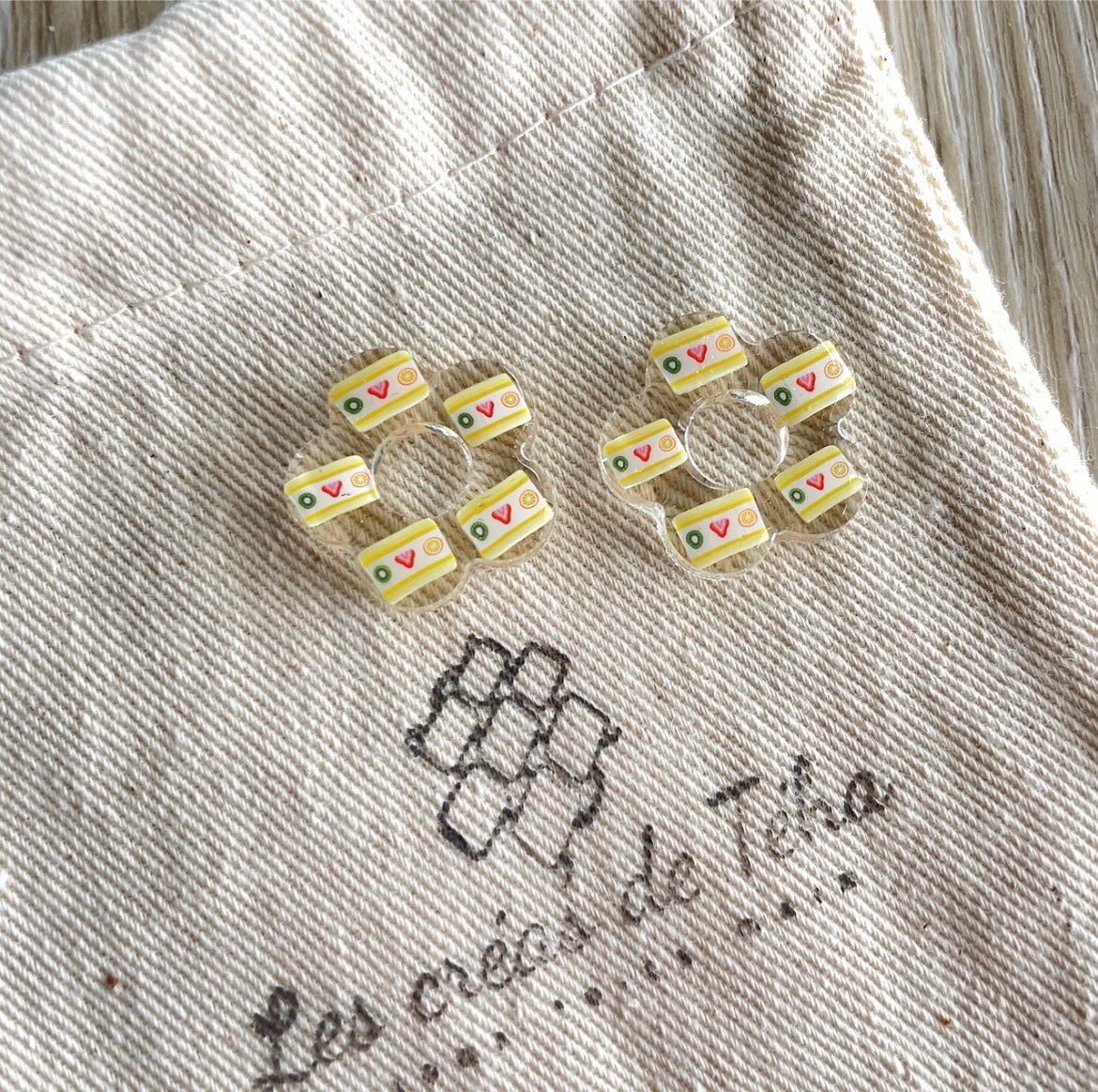 Pampilles fleurs en résine modèle Gourmandise