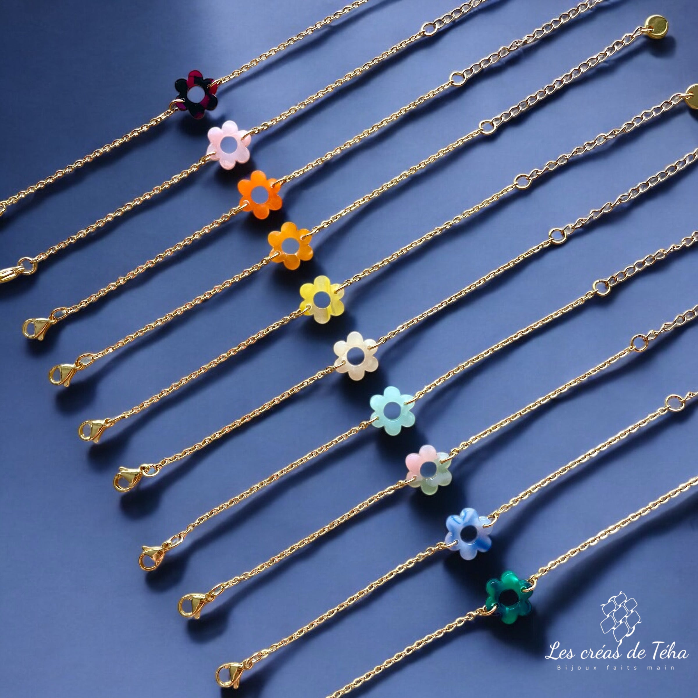 Bracelet réglable en acier inoxydable doré avec breloques modèle Flower