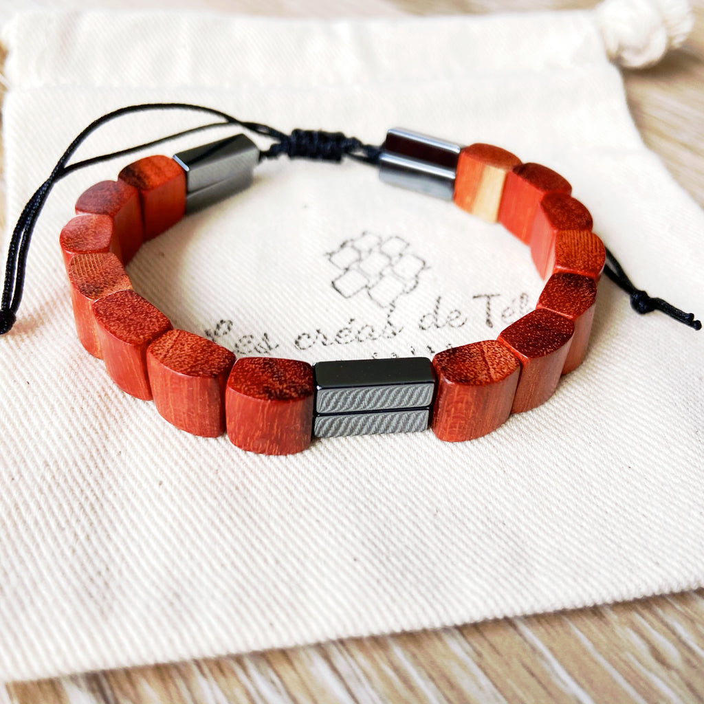 Bracelet homme modèle Mohina en perles en bois, hématite et cordon
