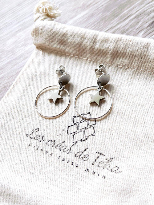 Boucles d’oreilles Māhina argentée en acier inoxydable