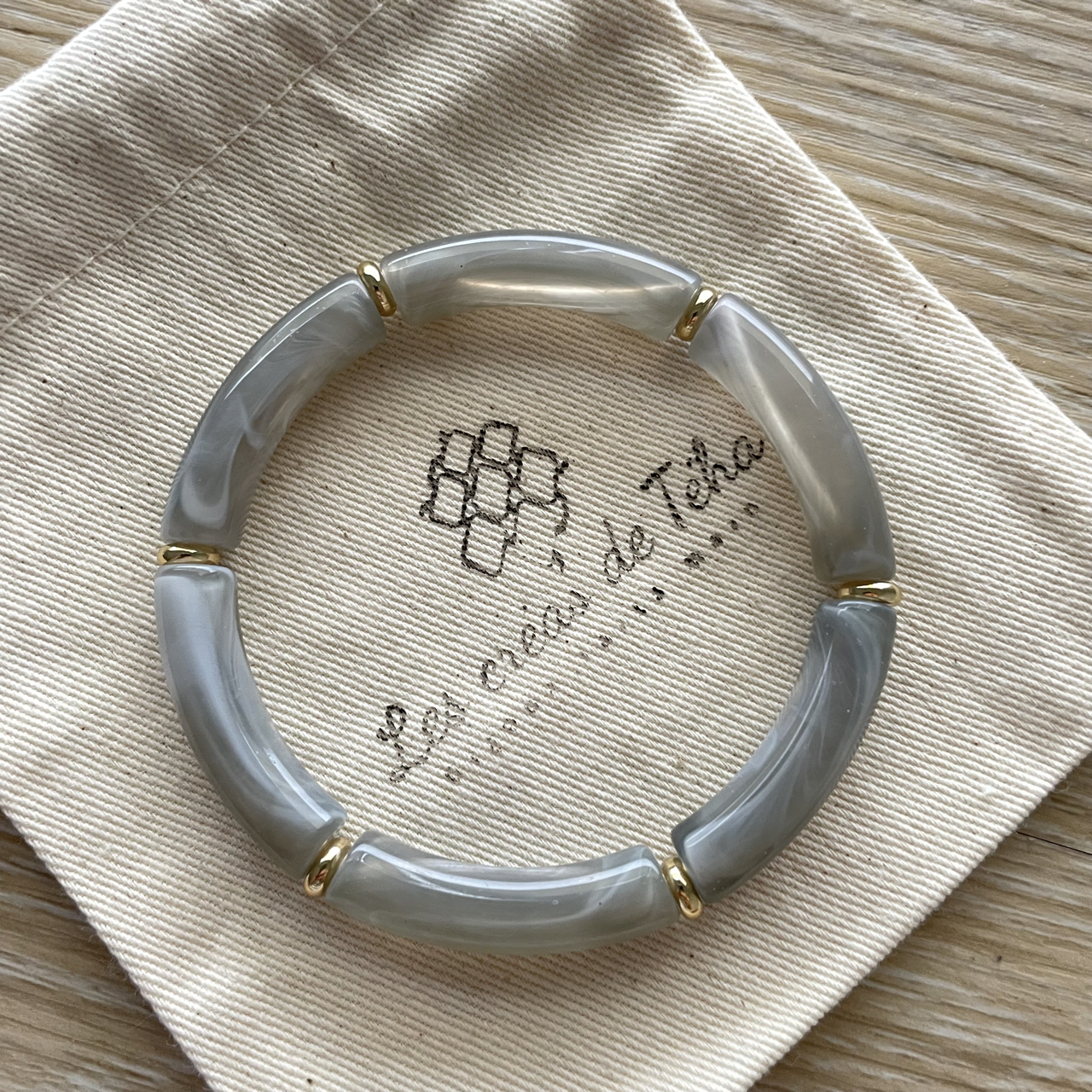 Bracelet élastique tendance perles incurvées modèle Ata