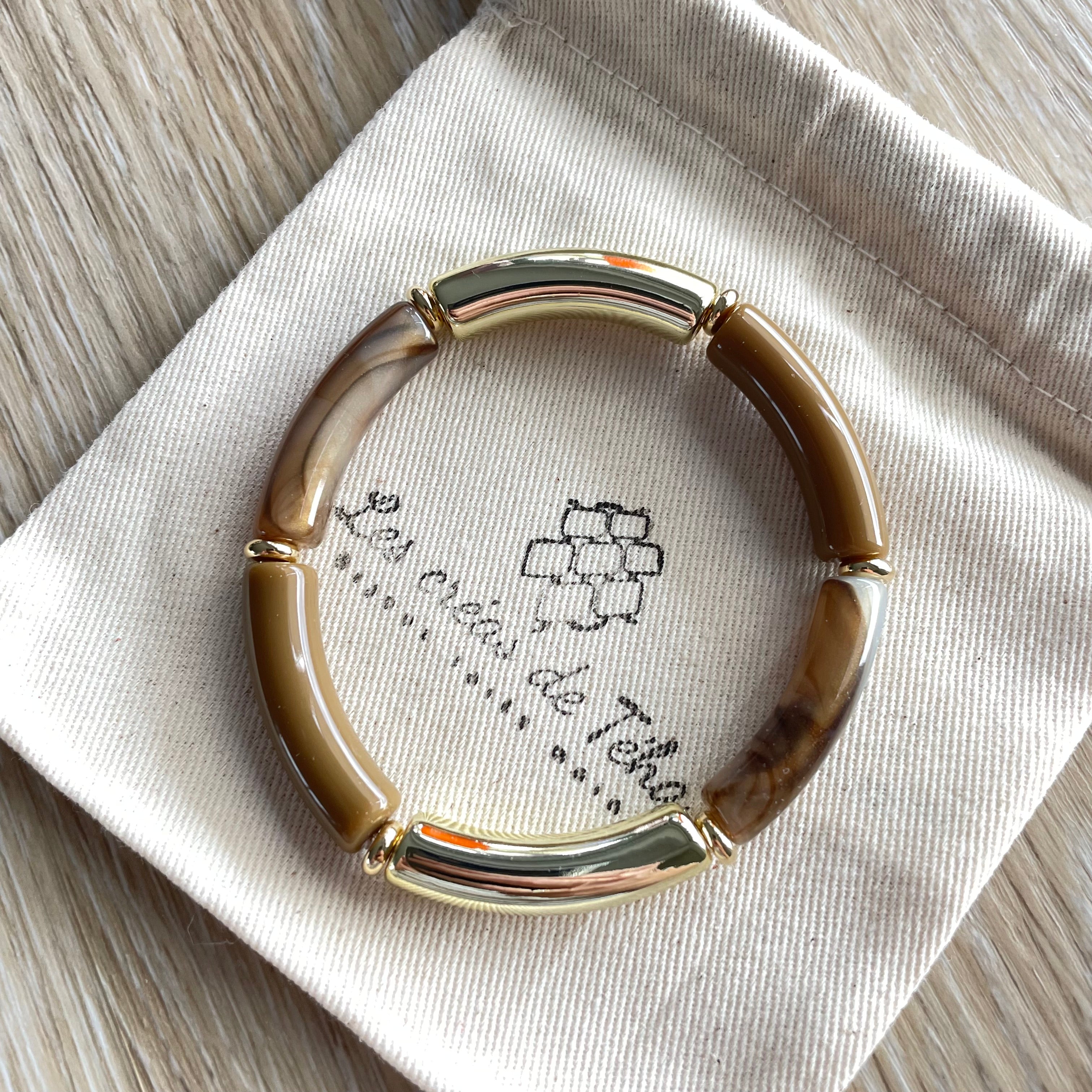 Bracelet élastique tendance perles incurvées modèle Ata