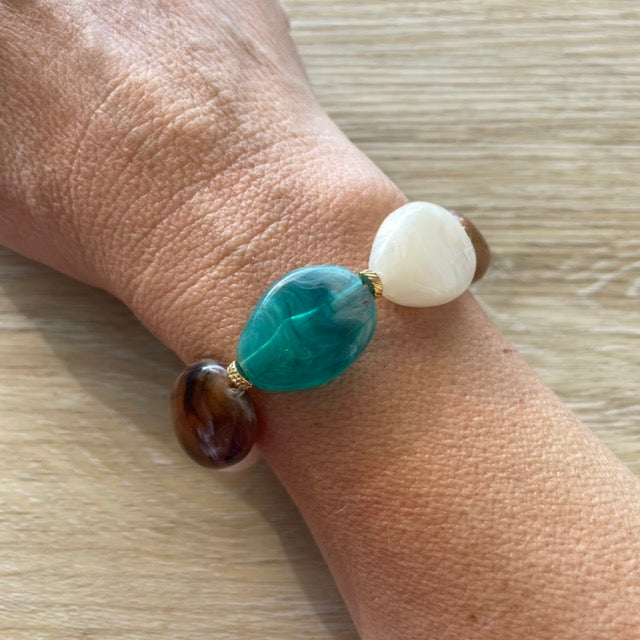 Bracelet élastique en perles acrylique et acier inoxydable modèle Joia