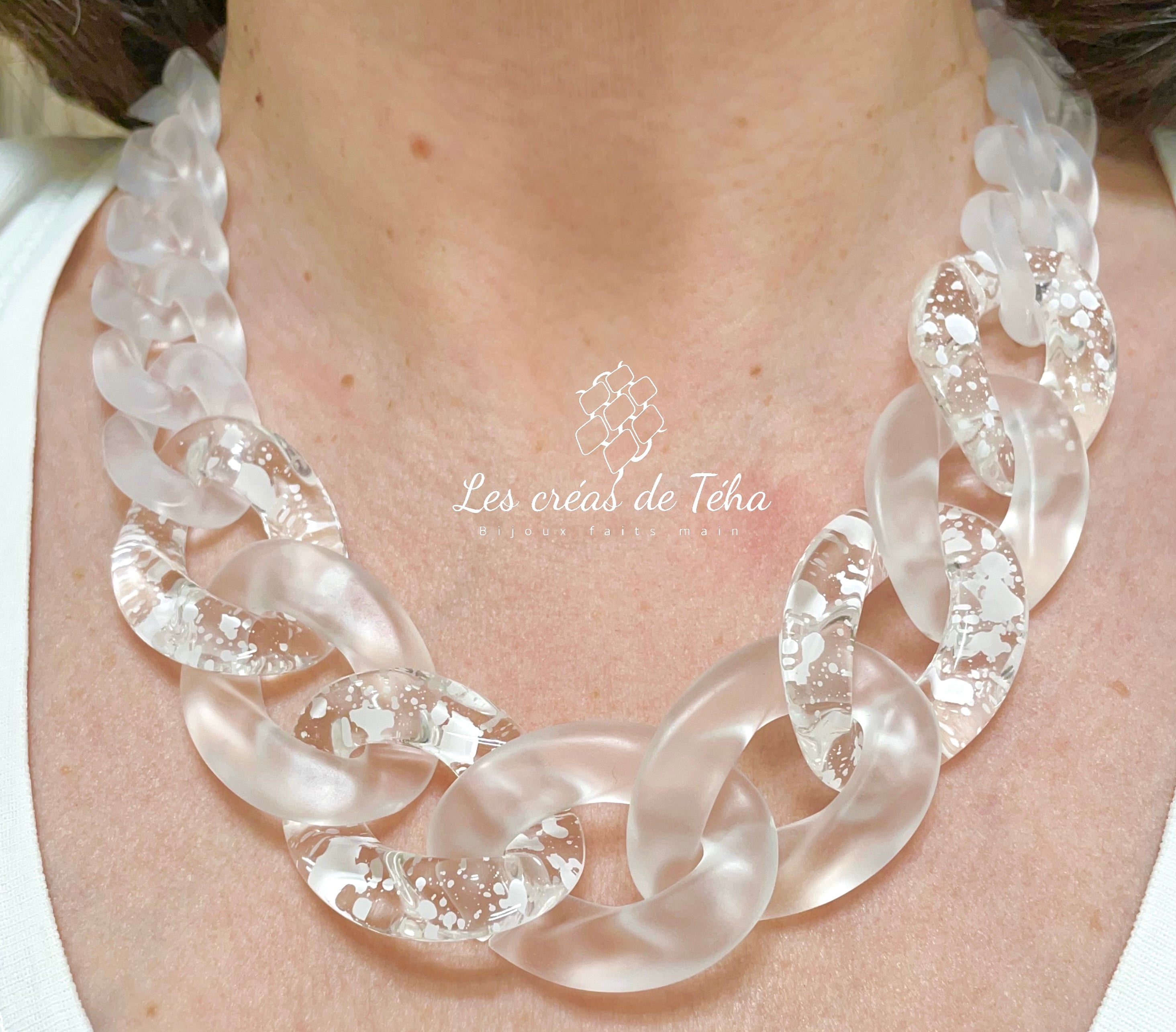 Parure de bijoux en grosses mailles blanc modèle Ohéa