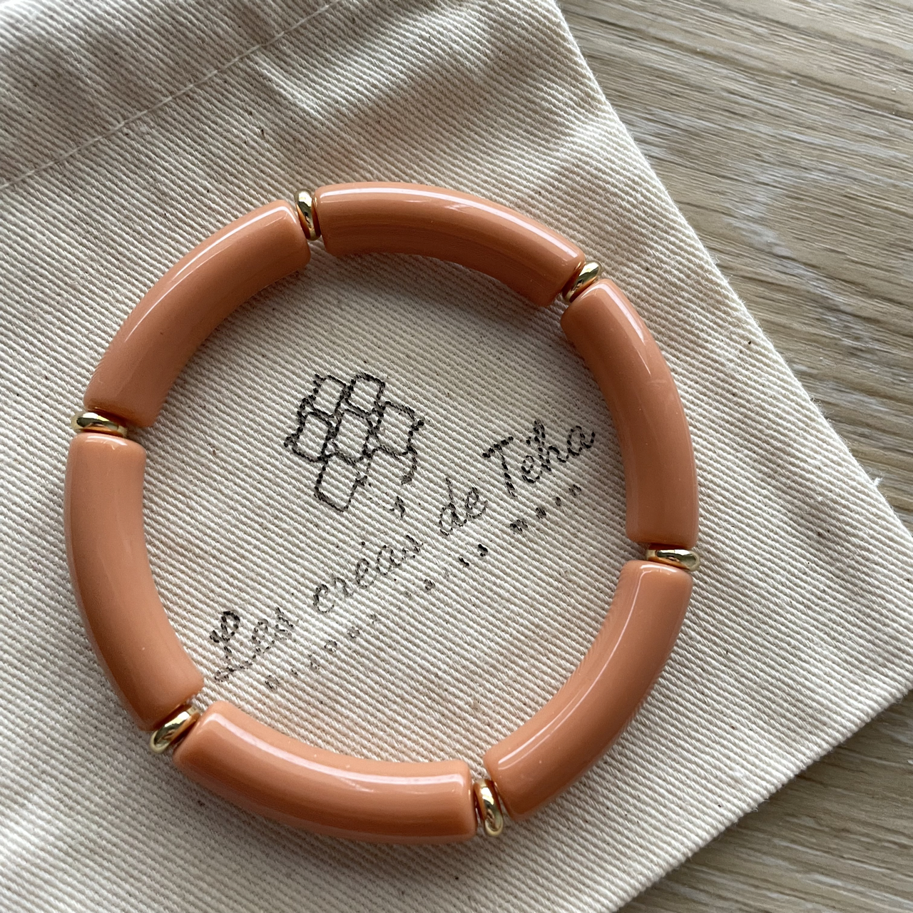 Bracelet élastique tendance perles incurvées modèle Ata