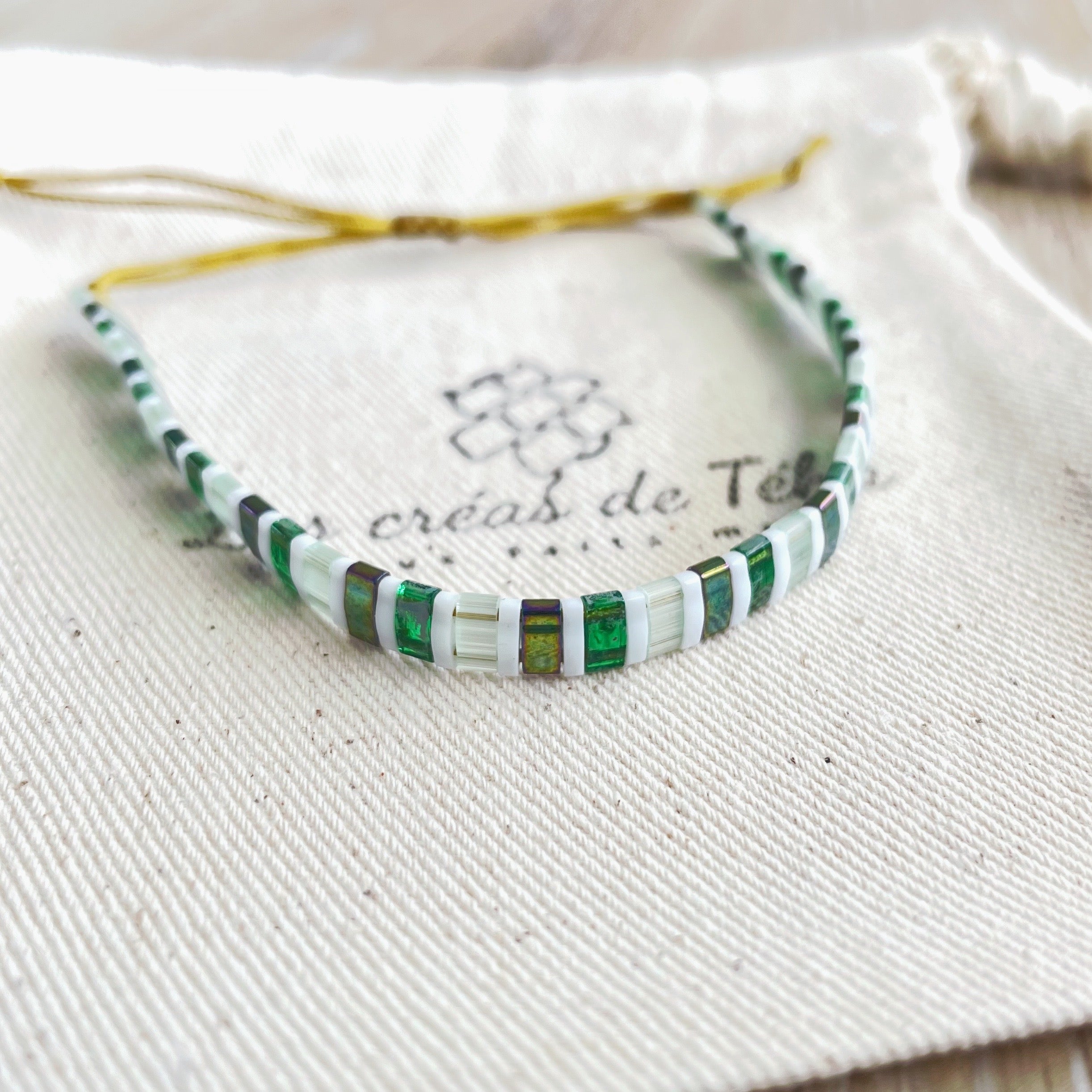 Bracelet en perles de verre et cordon modèle Huira