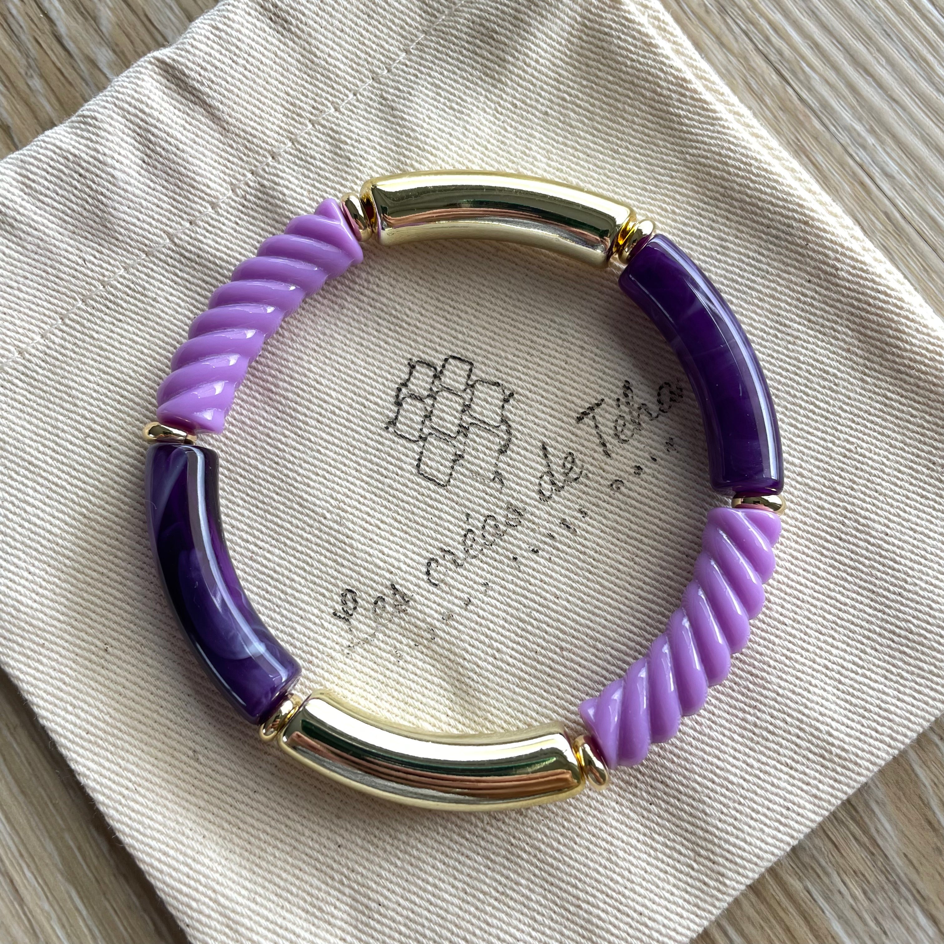Bracelet élastique tendance perles incurvées modèle Ata