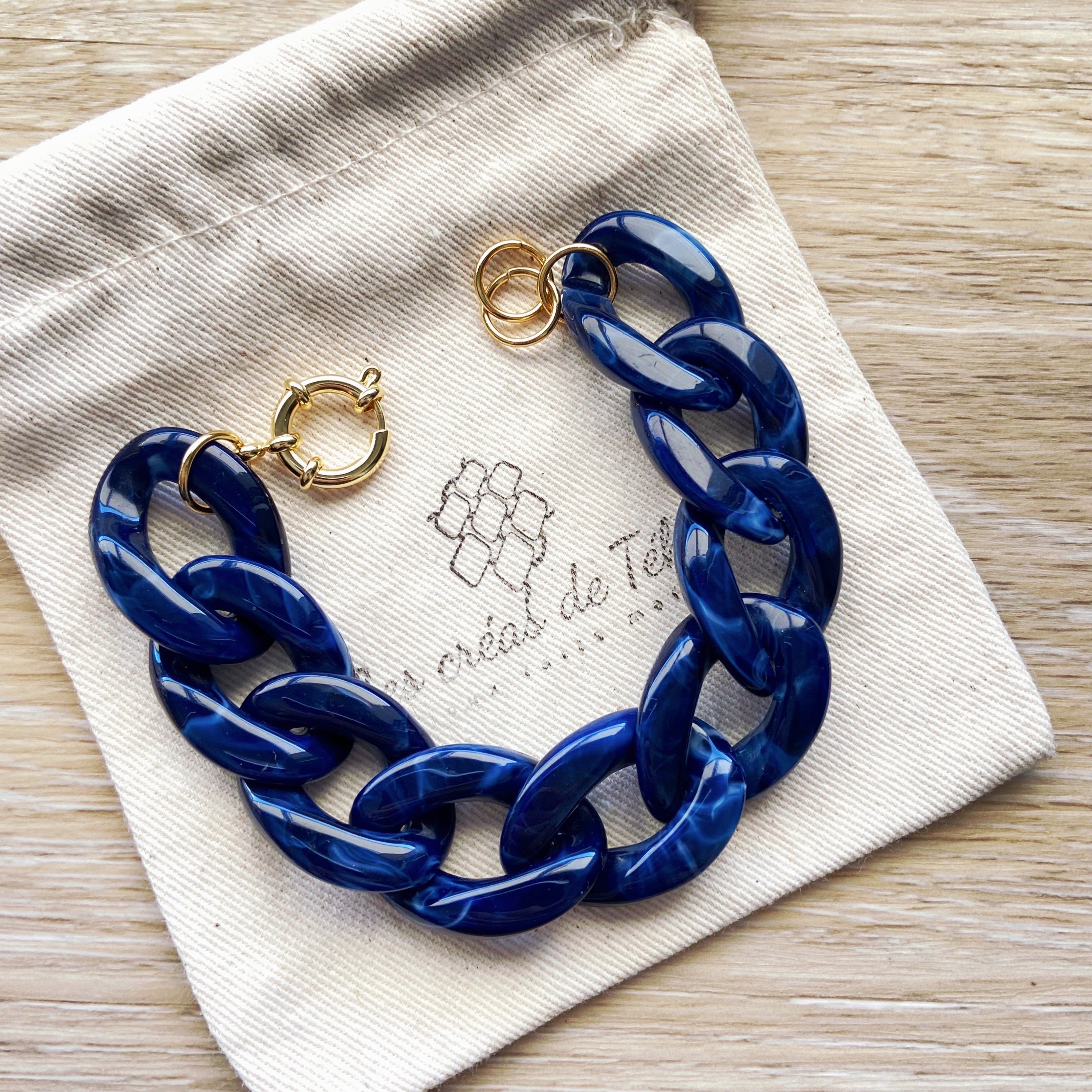 Bracelet tendance grosses mailles en acrylique et acier inoxydable modèle Ohea