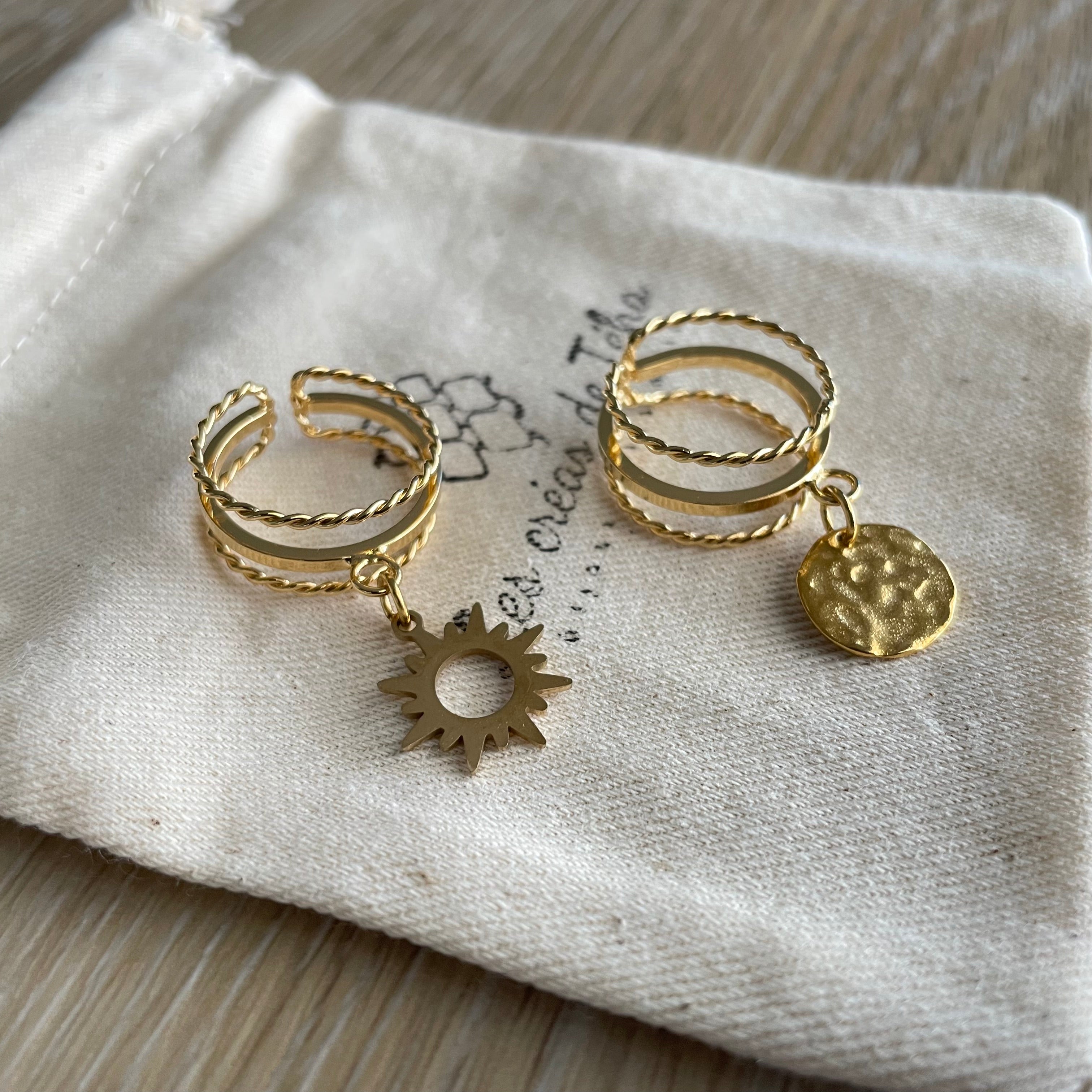 Bague en plaqué or et breloque en acier inoxydable modèle Ari