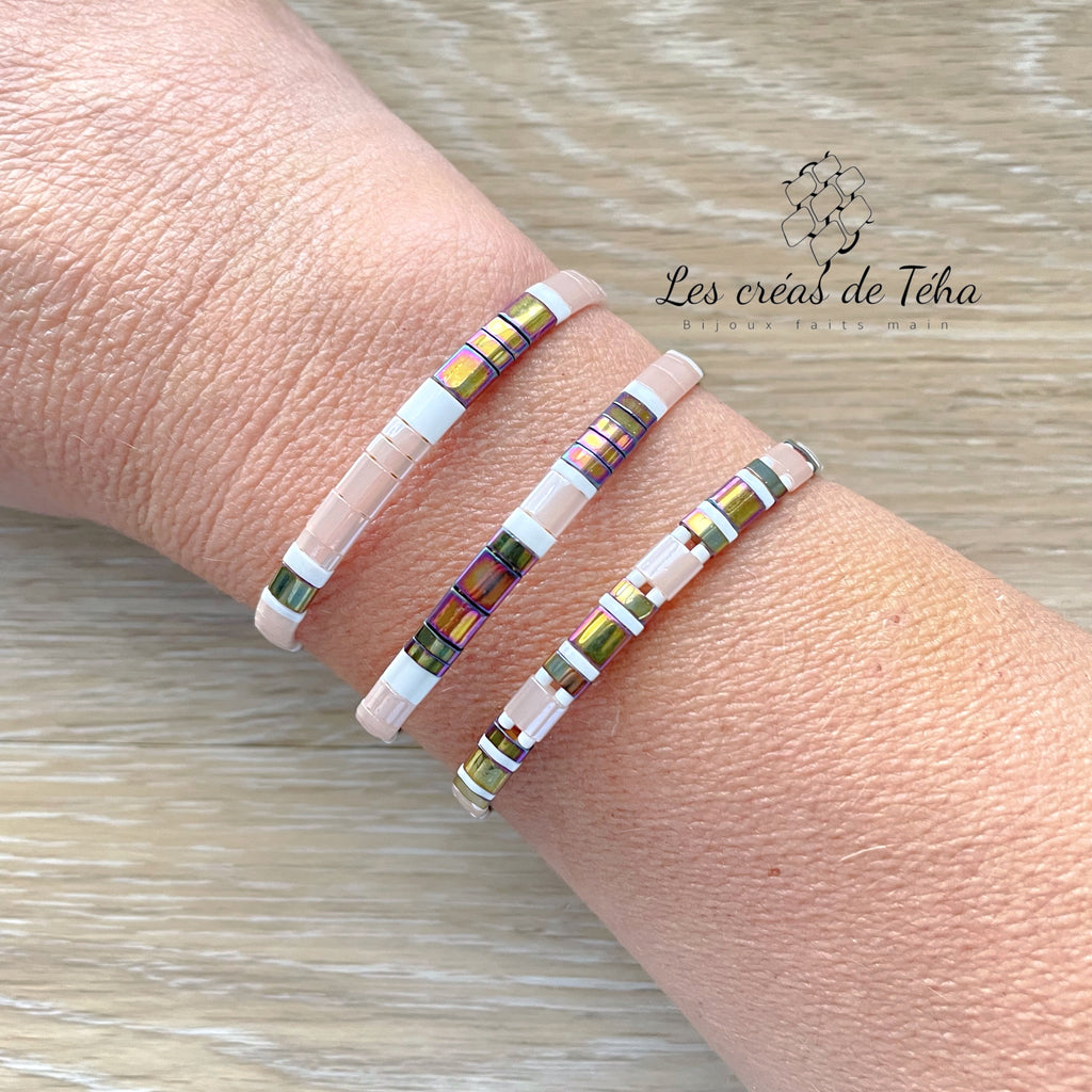 Bracelet fin en perles de verre, saumon, blanc, bordeaux doré modèle Huira
