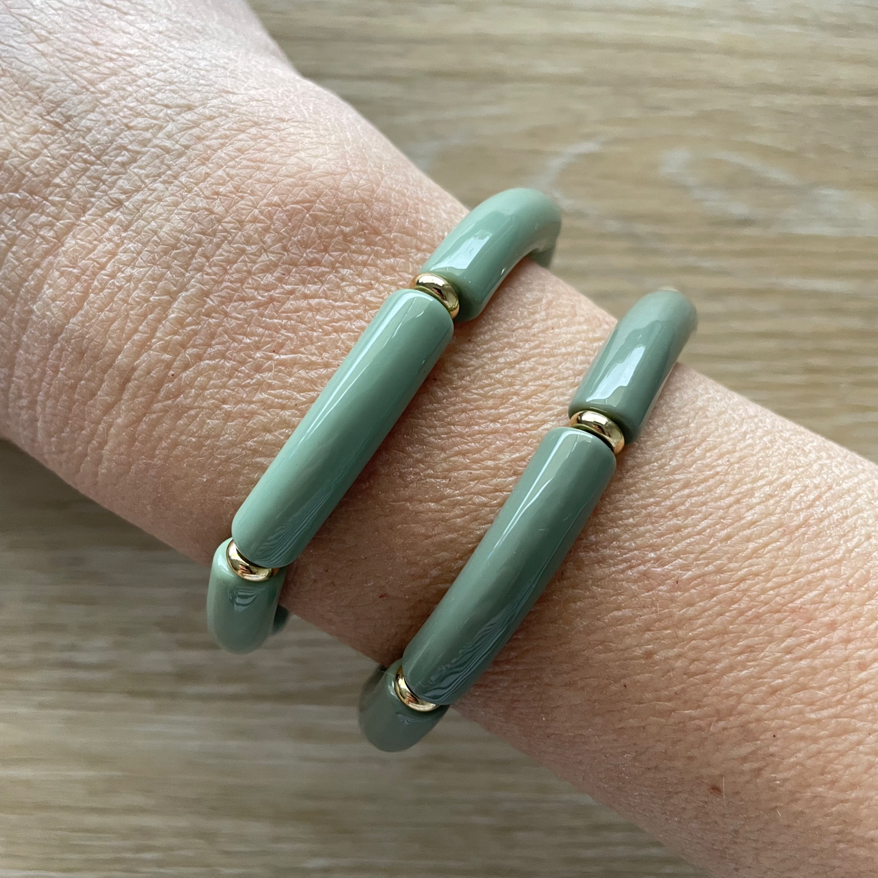 Bracelet élastique tendance perles incurvées modèle Ata