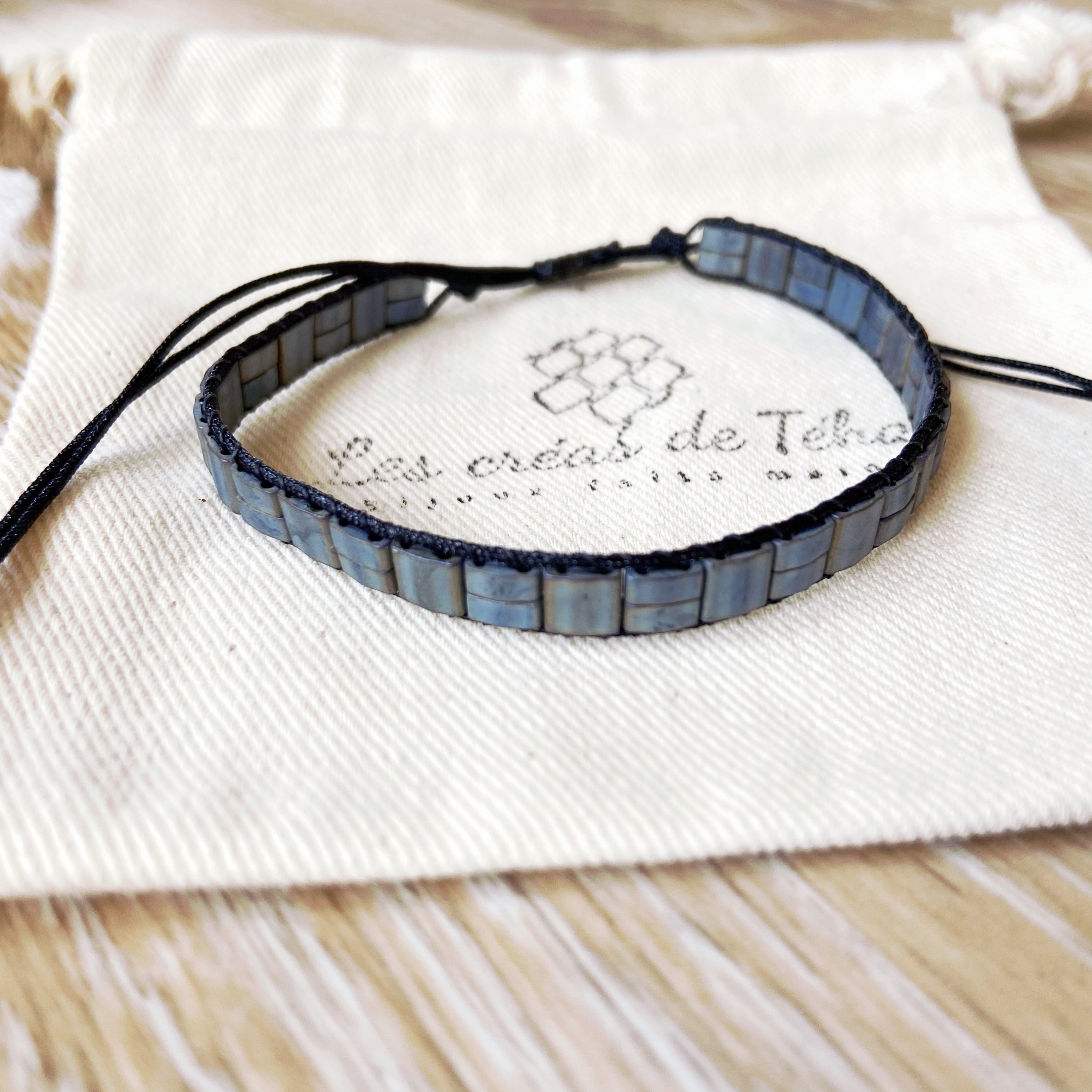 Bracelet homme modèle Avei en perles de verre et cordon