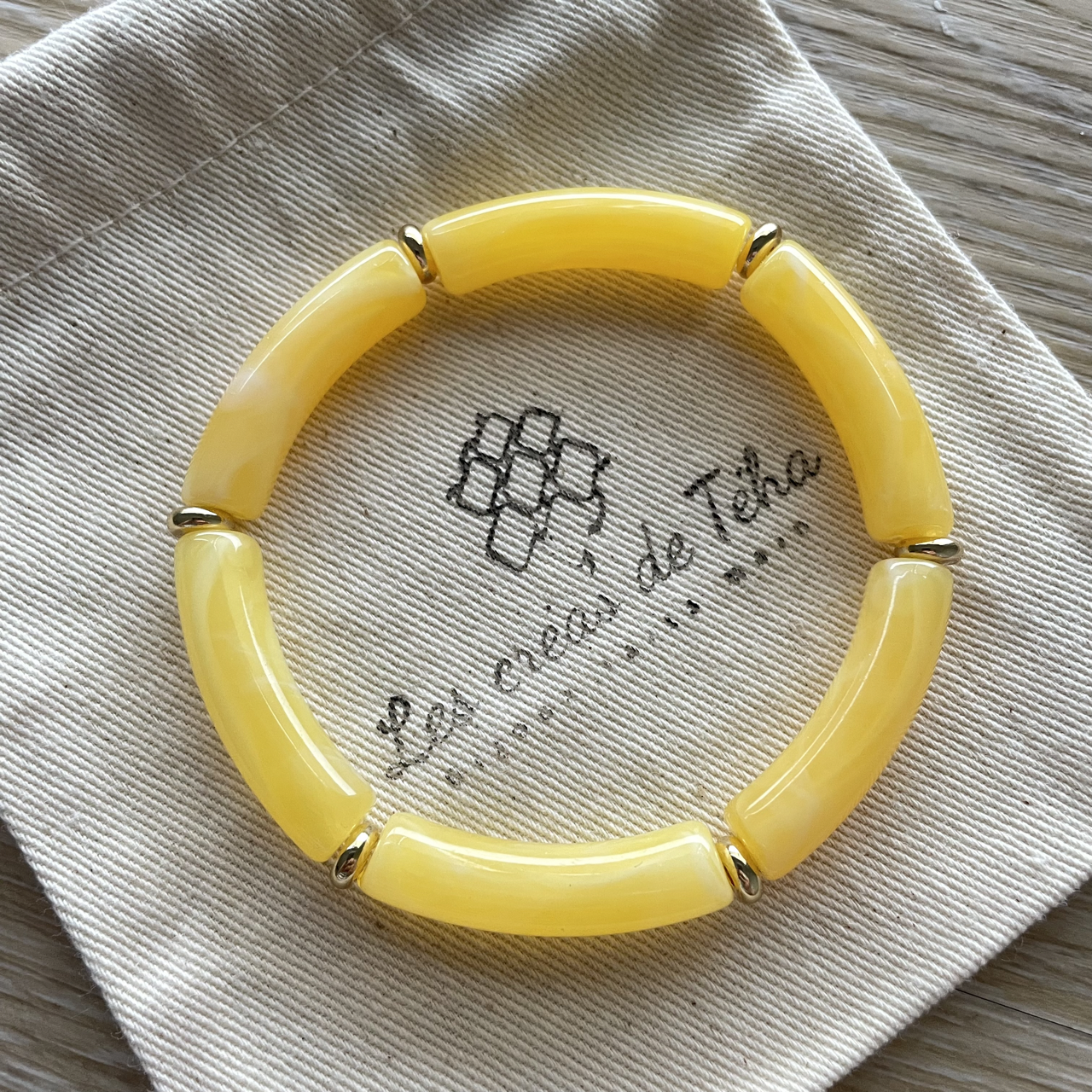 Bracelet élastique tendance perles incurvées modèle Ata