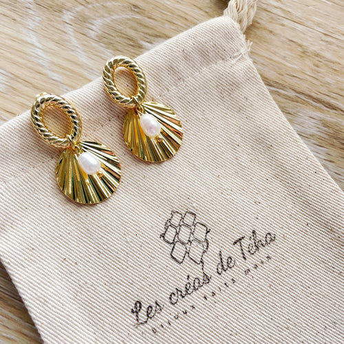 Boucles d’oreilles en plaqué or et perles d'eau douce modèle Pearl
