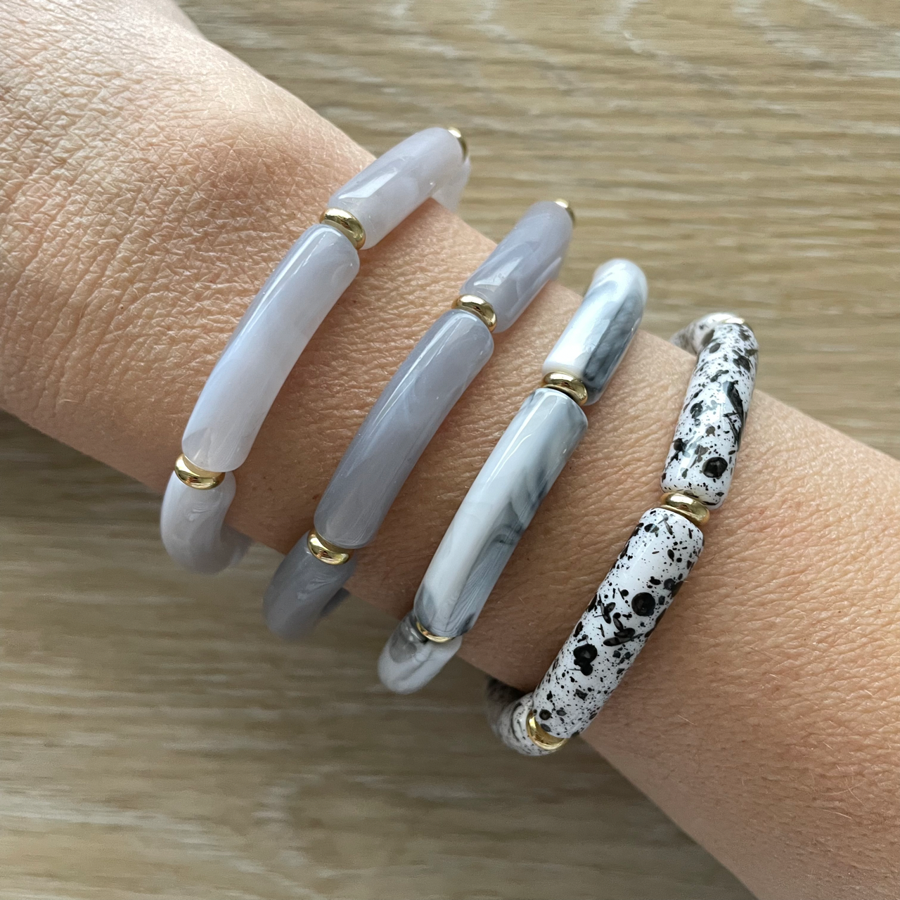Bracelet élastique tendance perles incurvées modèle Ata