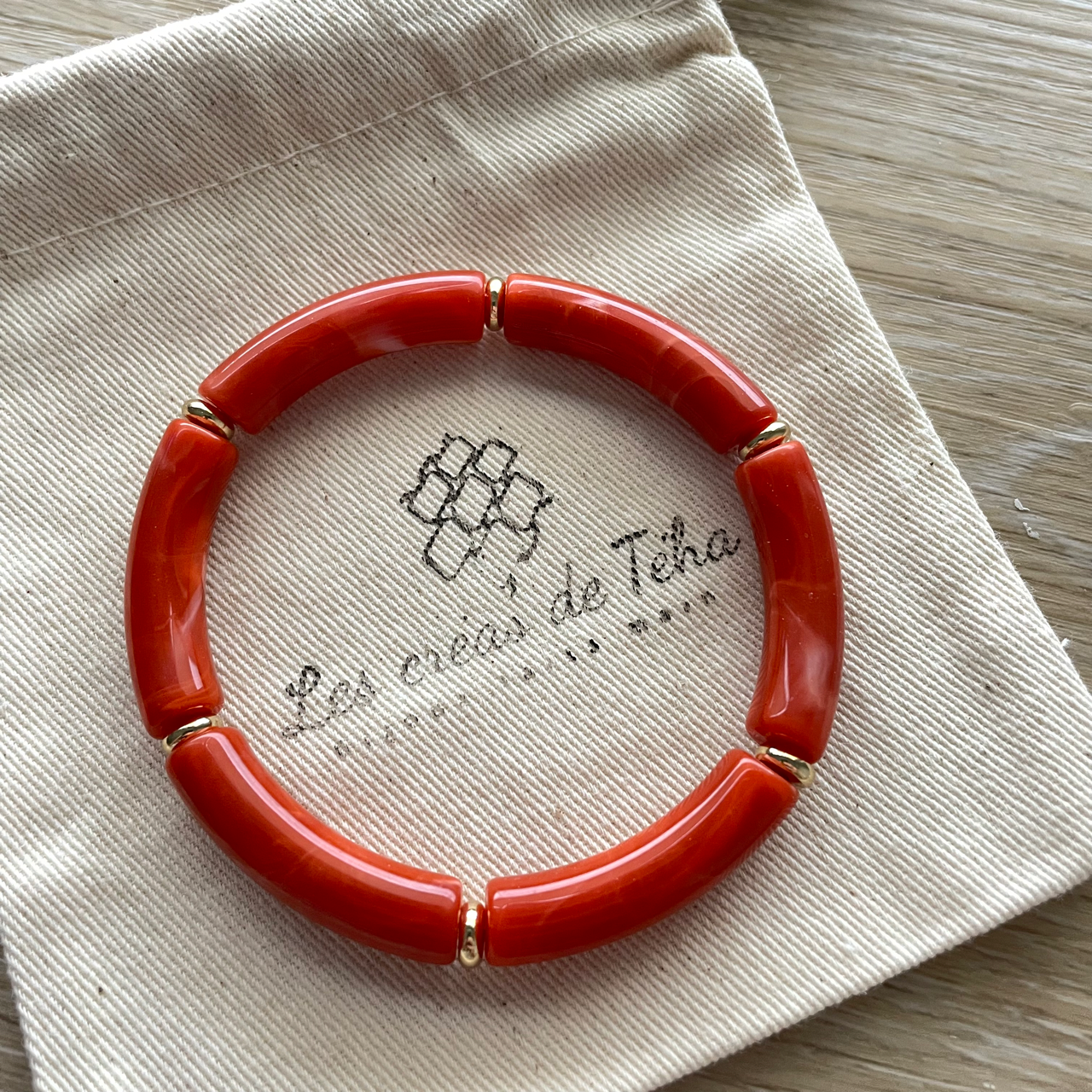 Bracelet élastique tendance perles incurvées modèle Ata