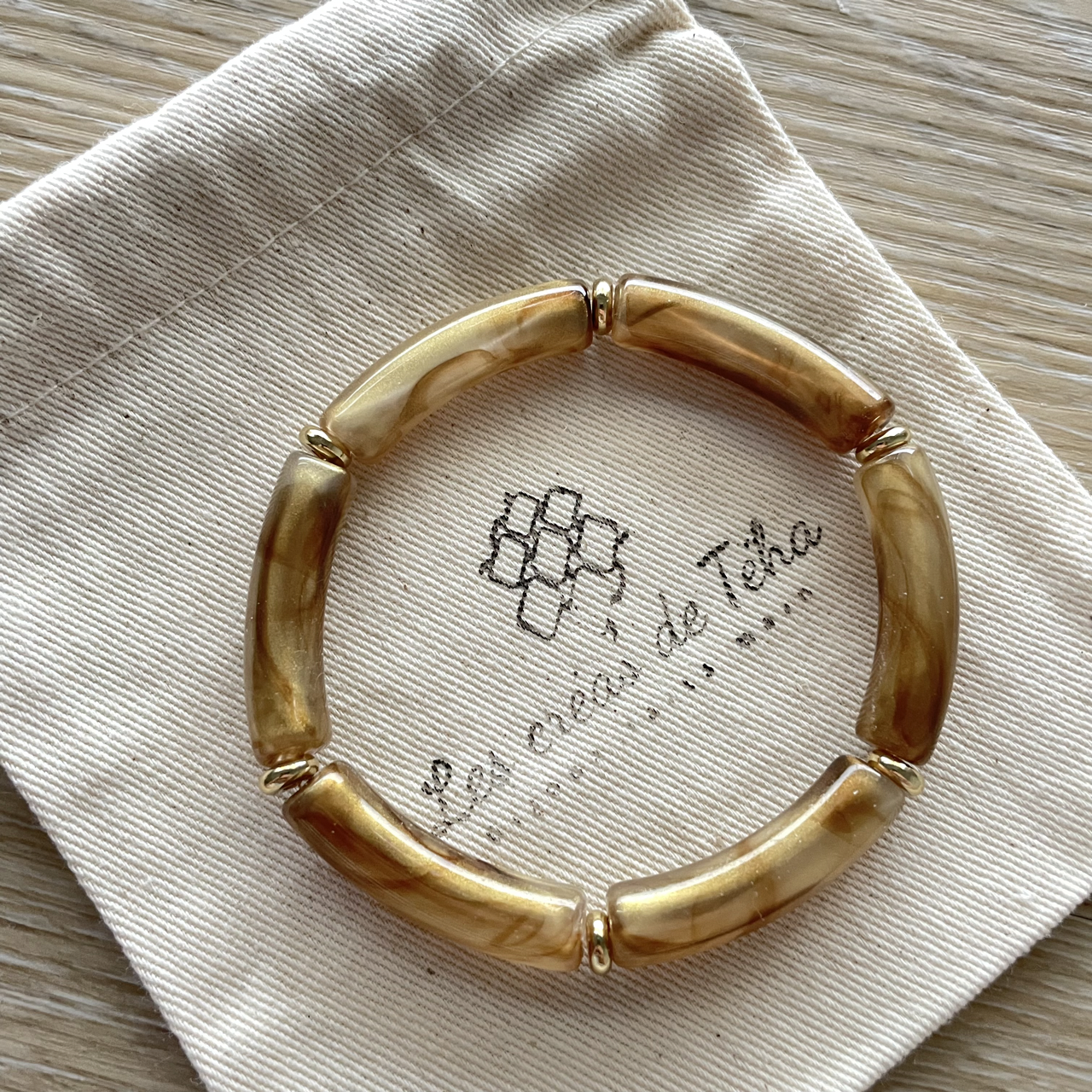 Bracelet élastique tendance perles incurvées modèle Ata
