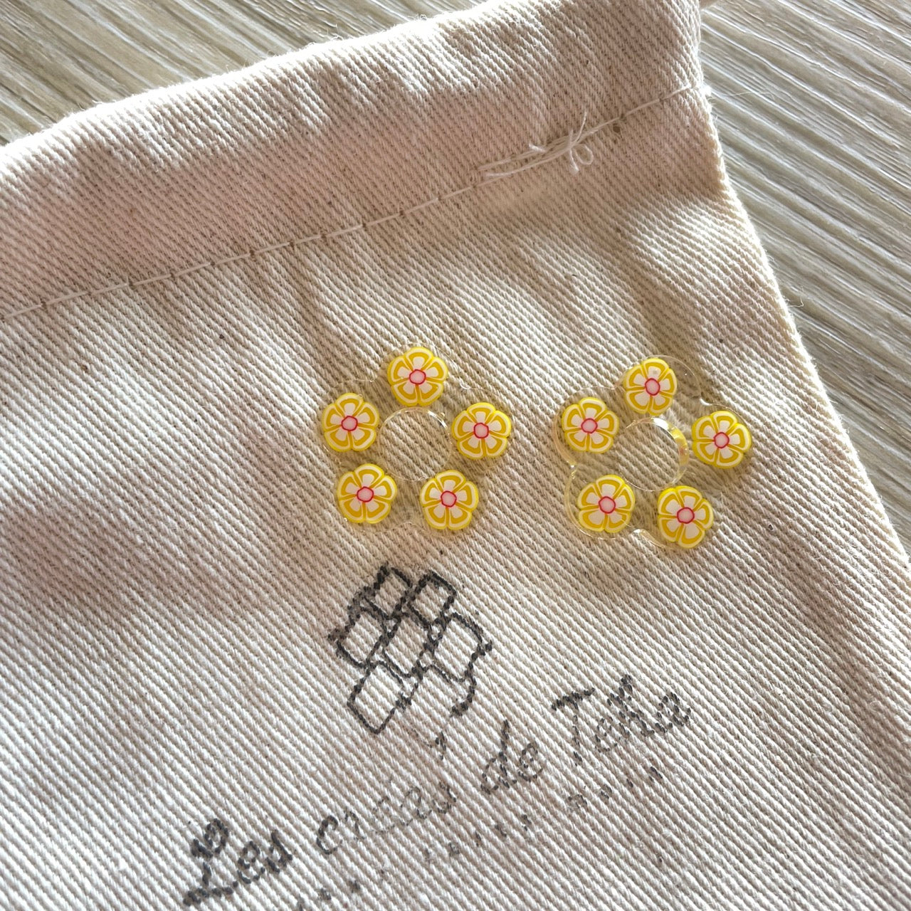 Pampilles fleurs avec ou sans créoles en acier inoxydable modèle Flower power