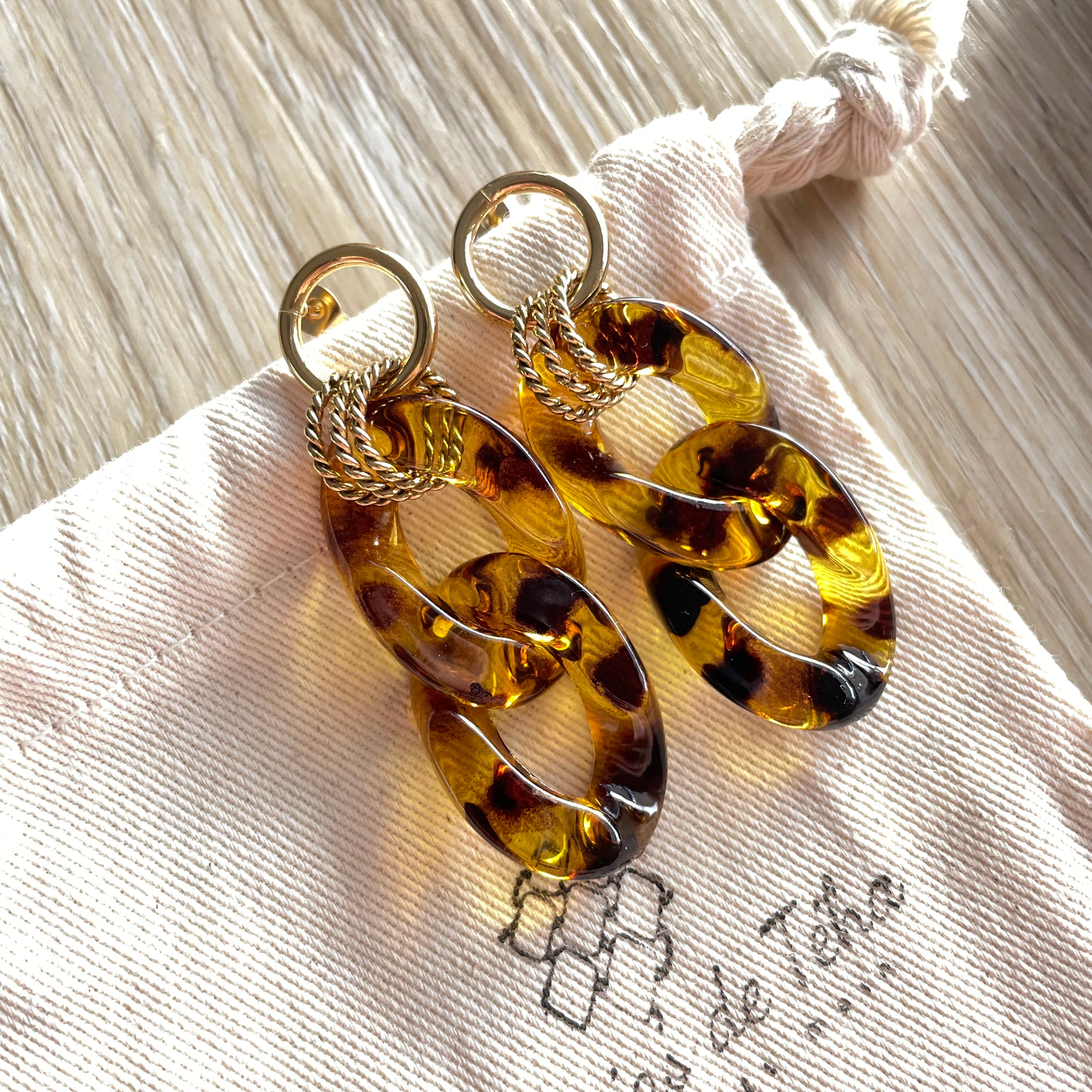Boucles d'oreilles en grosses mailles modèle Ohea