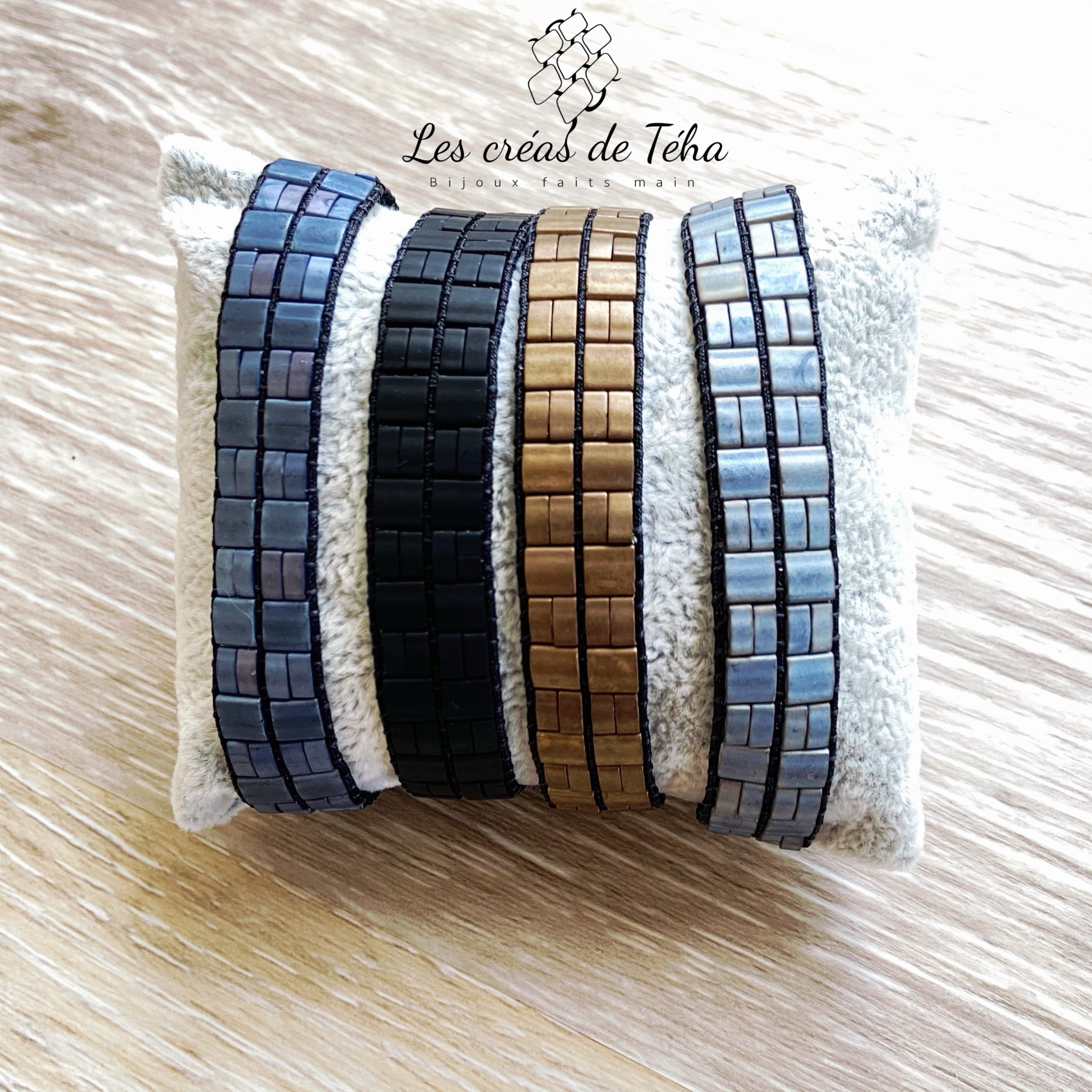 Bracelet homme modèle Ti'i en perles de verre et cordon