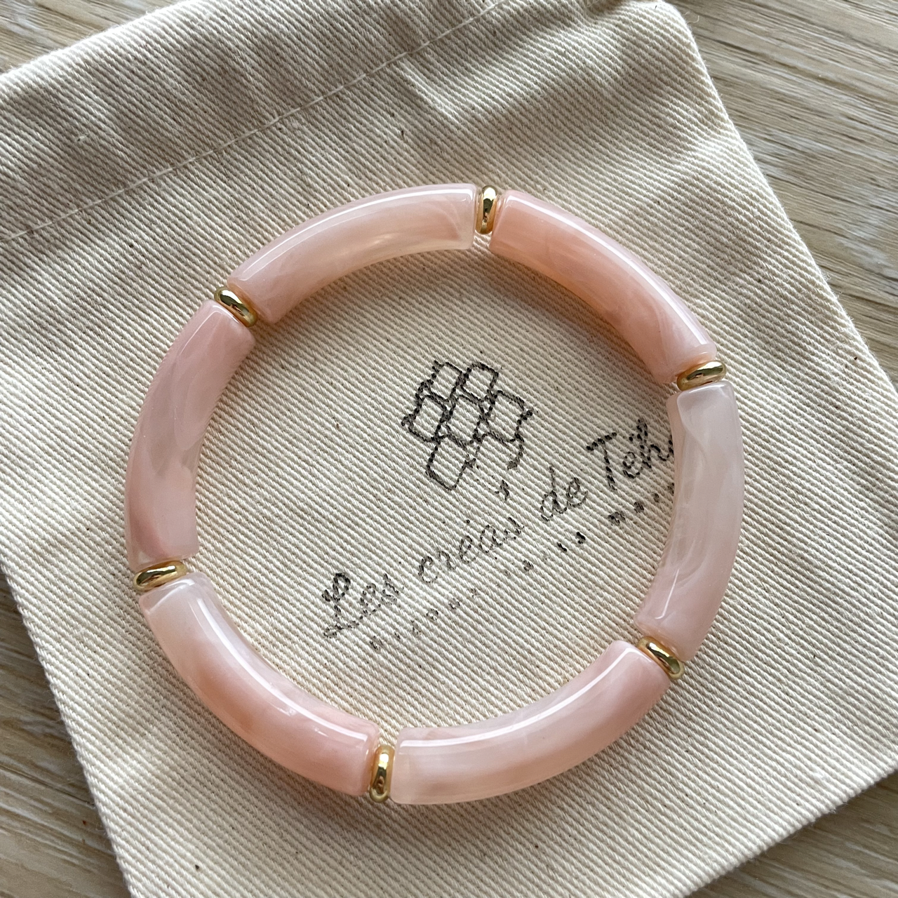 Bracelet élastique tendance perles incurvées modèle Ata