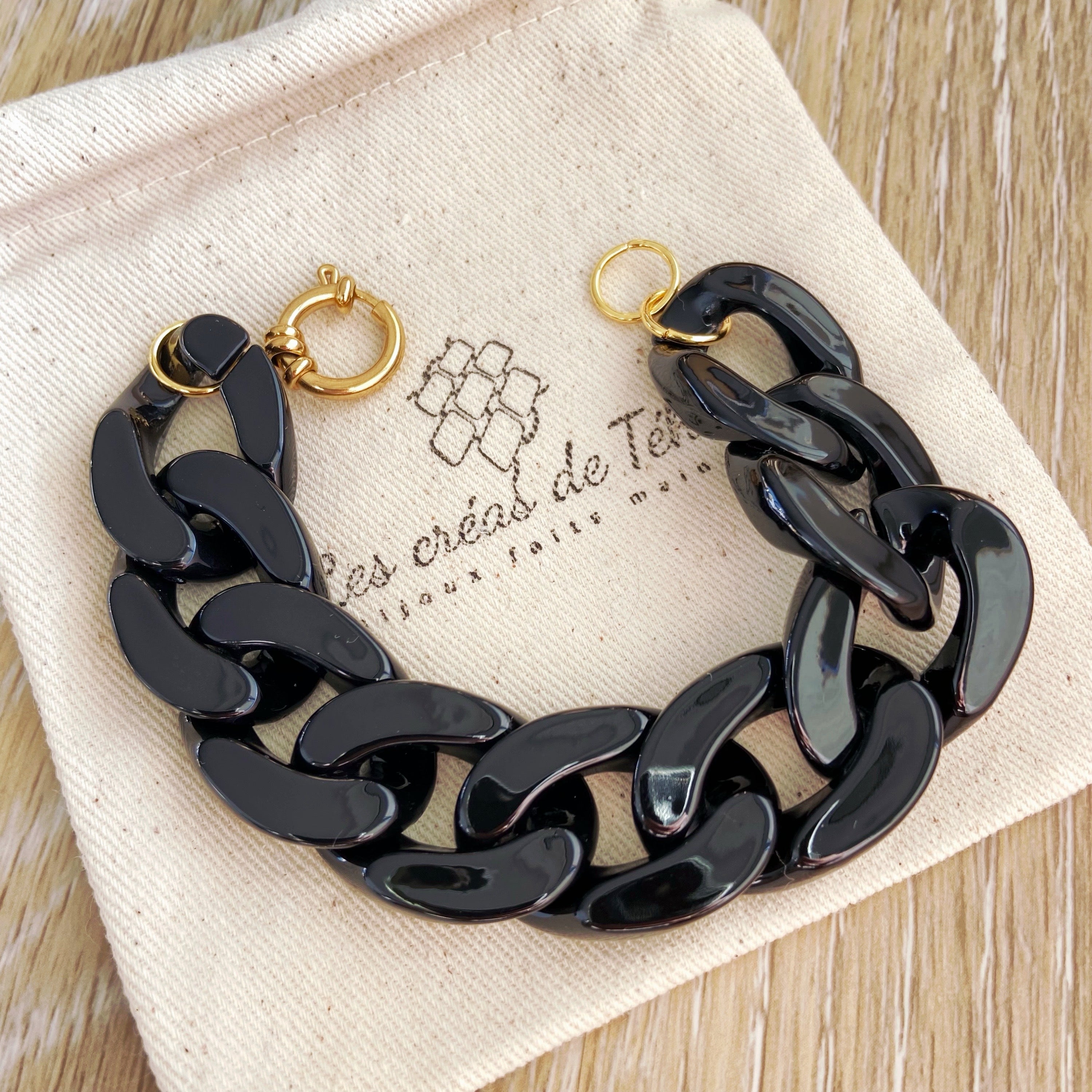 Bracelet tendance grosses mailles noir version dorée modèle Ohea