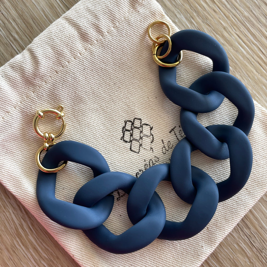 Bracelet bleu marine mat en grosses mailles  modèle New Ohéa