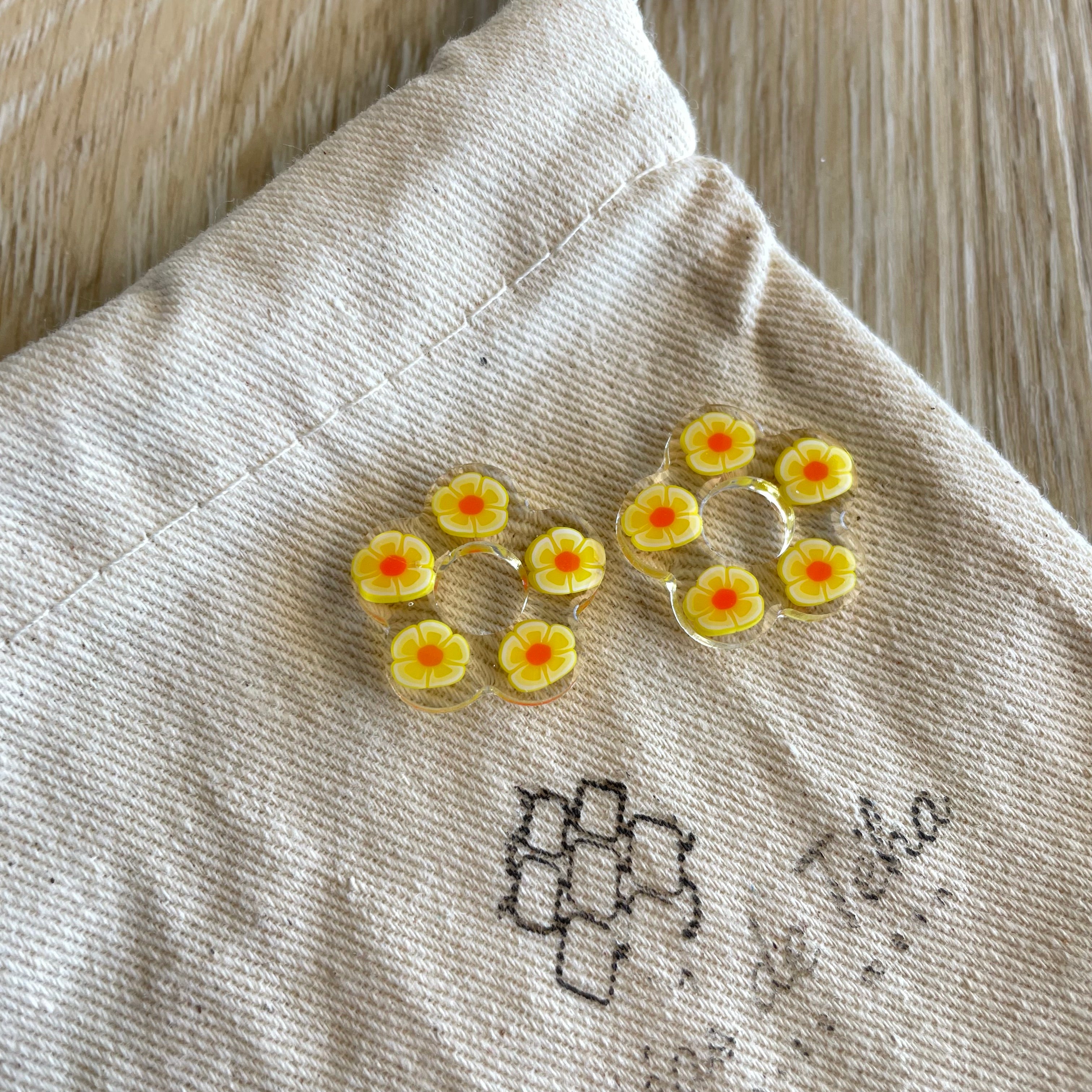 Pampilles fleurs avec ou sans créoles en acier inoxydable modèle Flower power