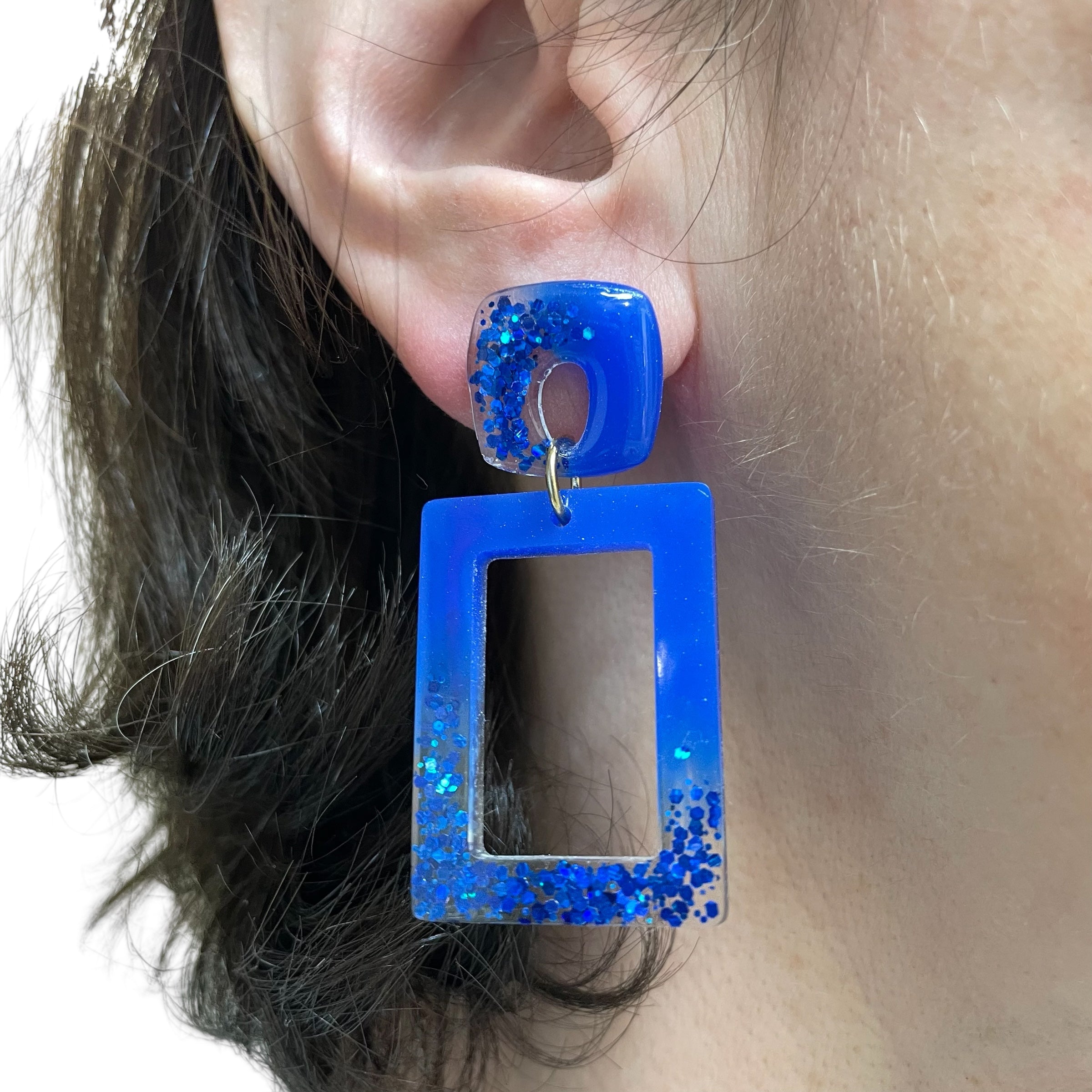 Boucles d’oreilles en résine et acier inoxydable modèle Brilho