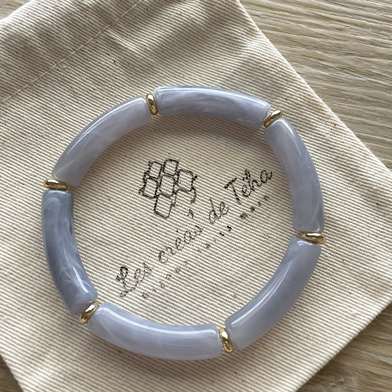 Bracelet élastique tendance perles incurvées modèle Ata