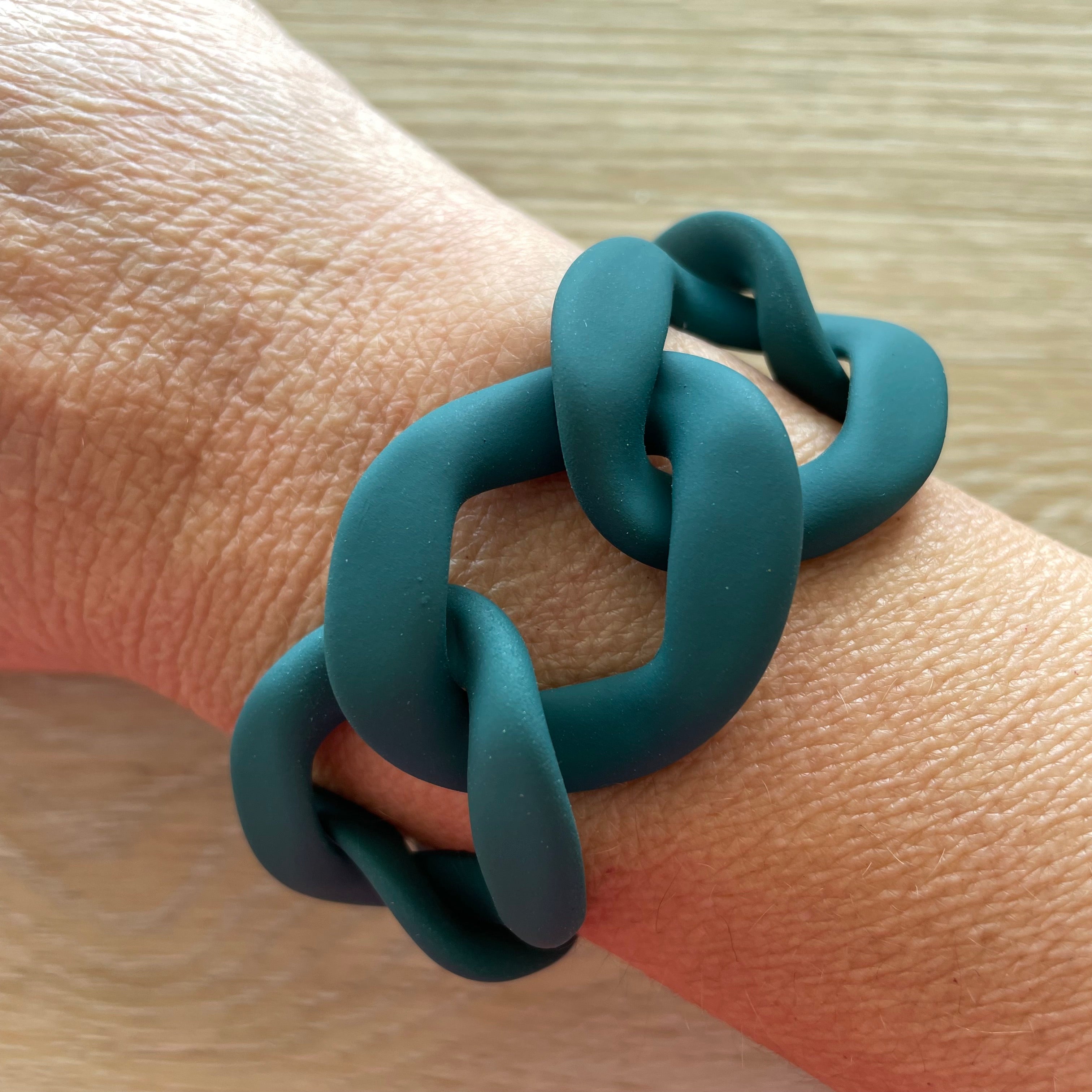Bracelet vert foncé mat en grosses mailles  modèle New Ohéa