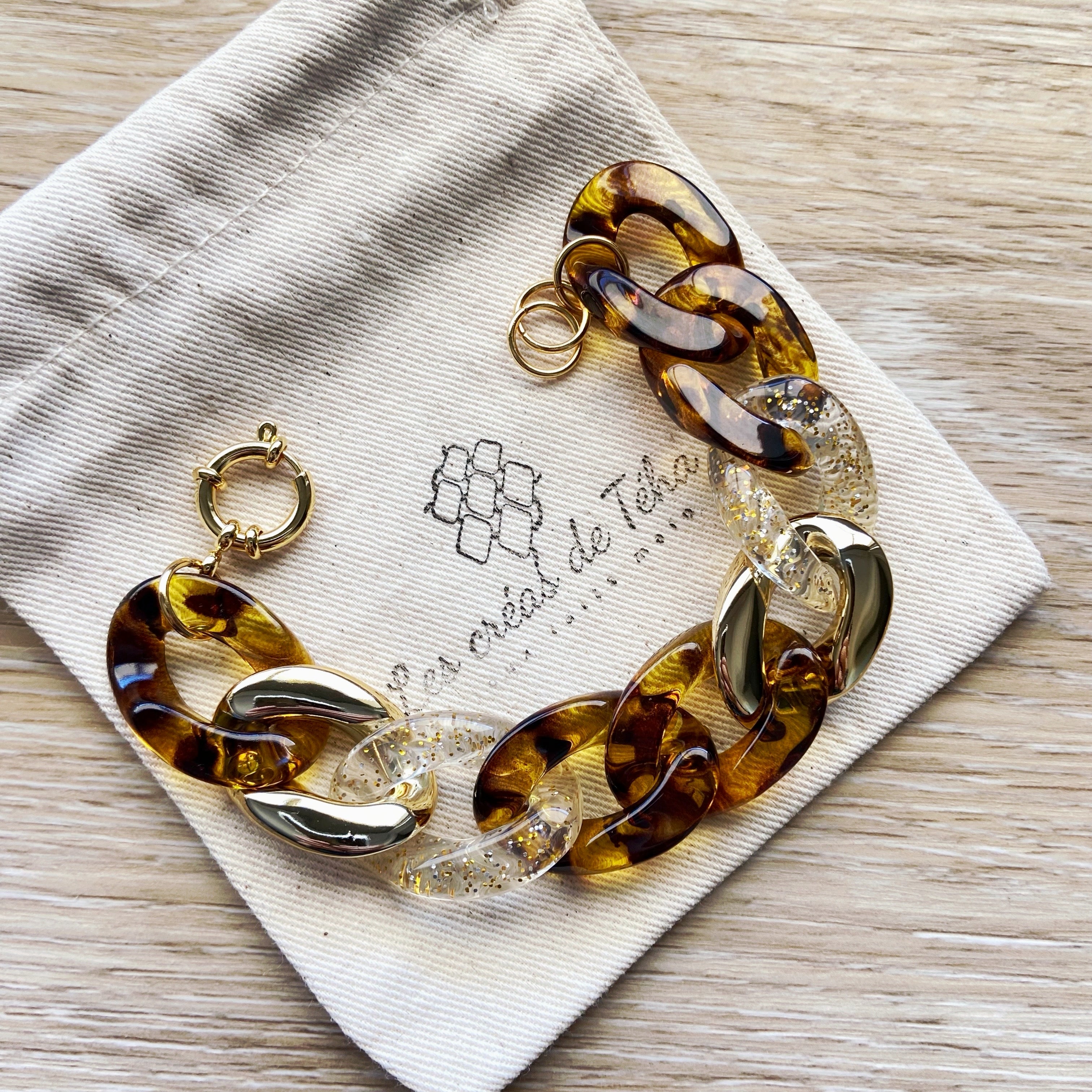 Bracelet tendance grosses mailles en acrylique et acier inoxydable modèle Ohea