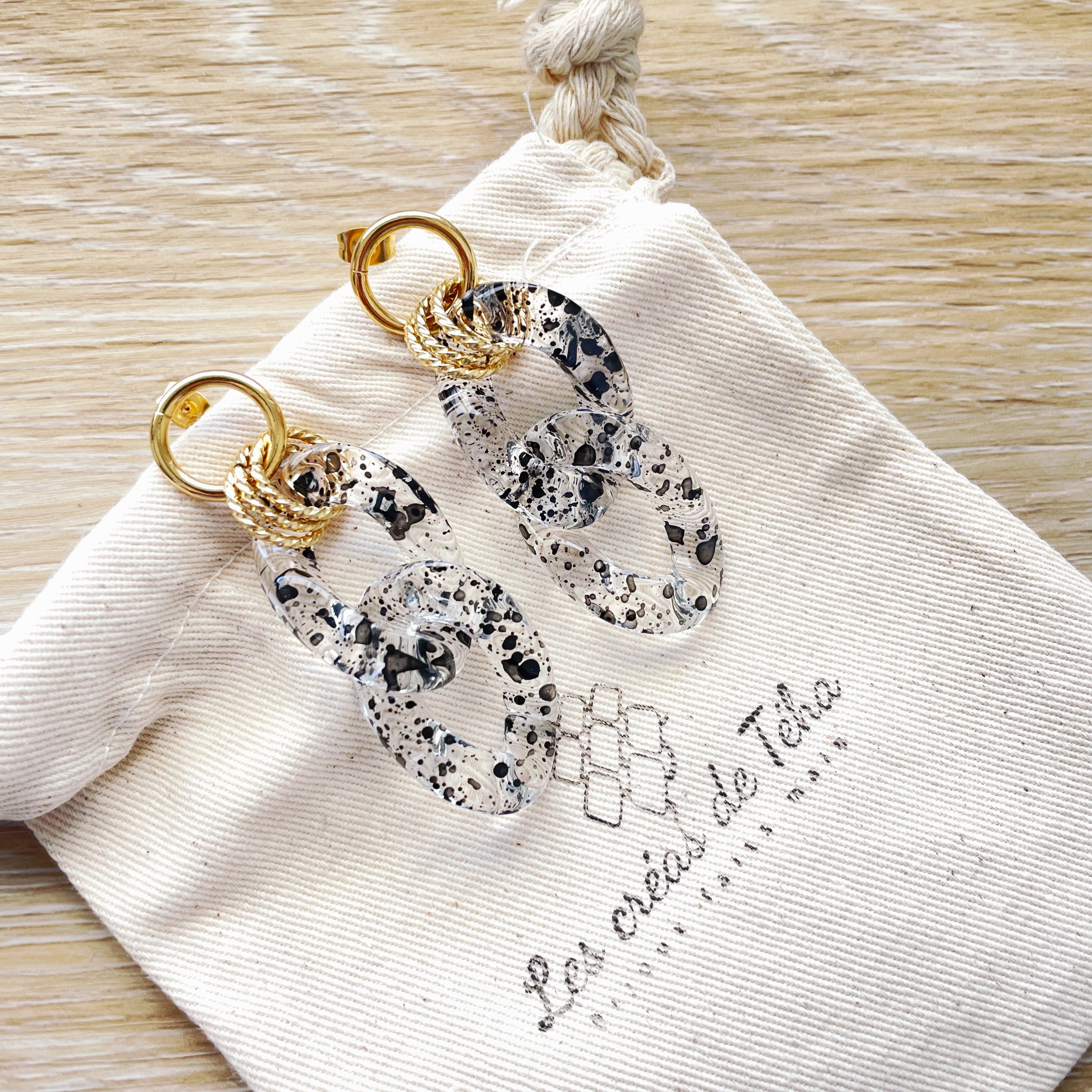 Boucles d’oreilles tendance en grosses mailles modèle Ohéa