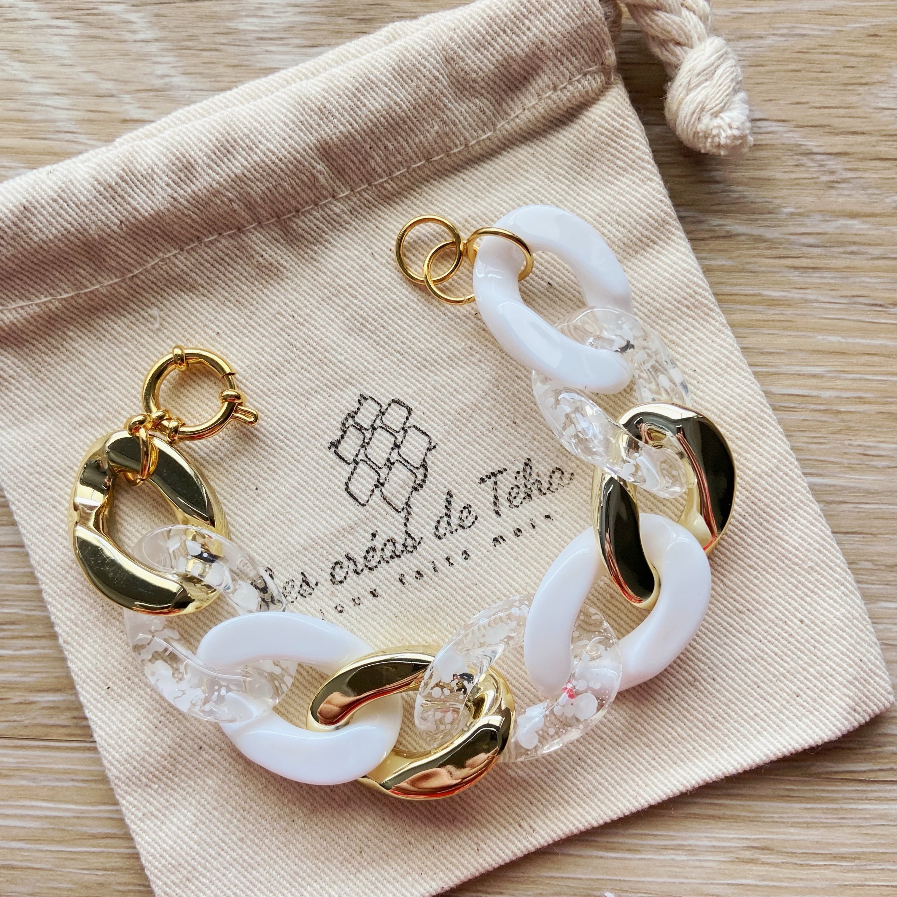 Bracelet tendance grosses mailles en acrylique et acier inoxydable modèle Ohea