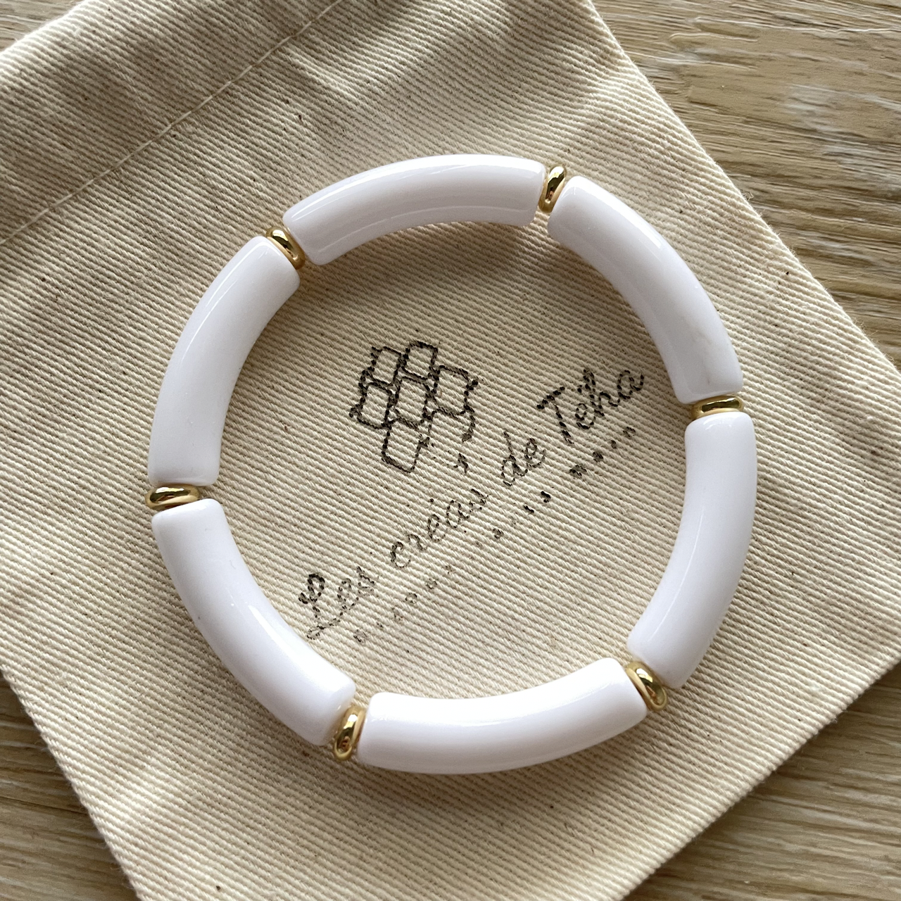 Bracelet élastique tendance perles incurvées modèle Ata