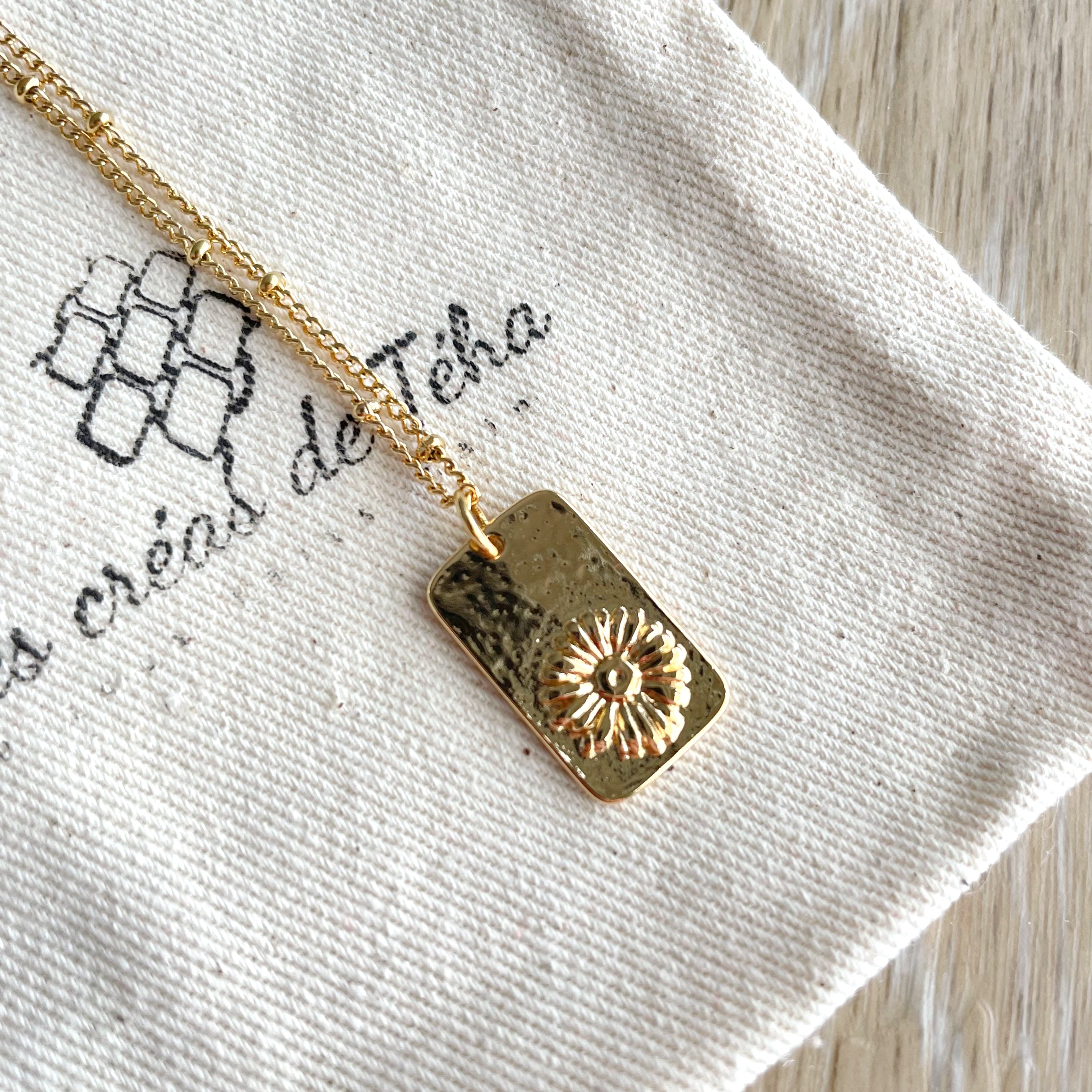 Collier en acier inoxydable et plaqué or  modèle Printemps
