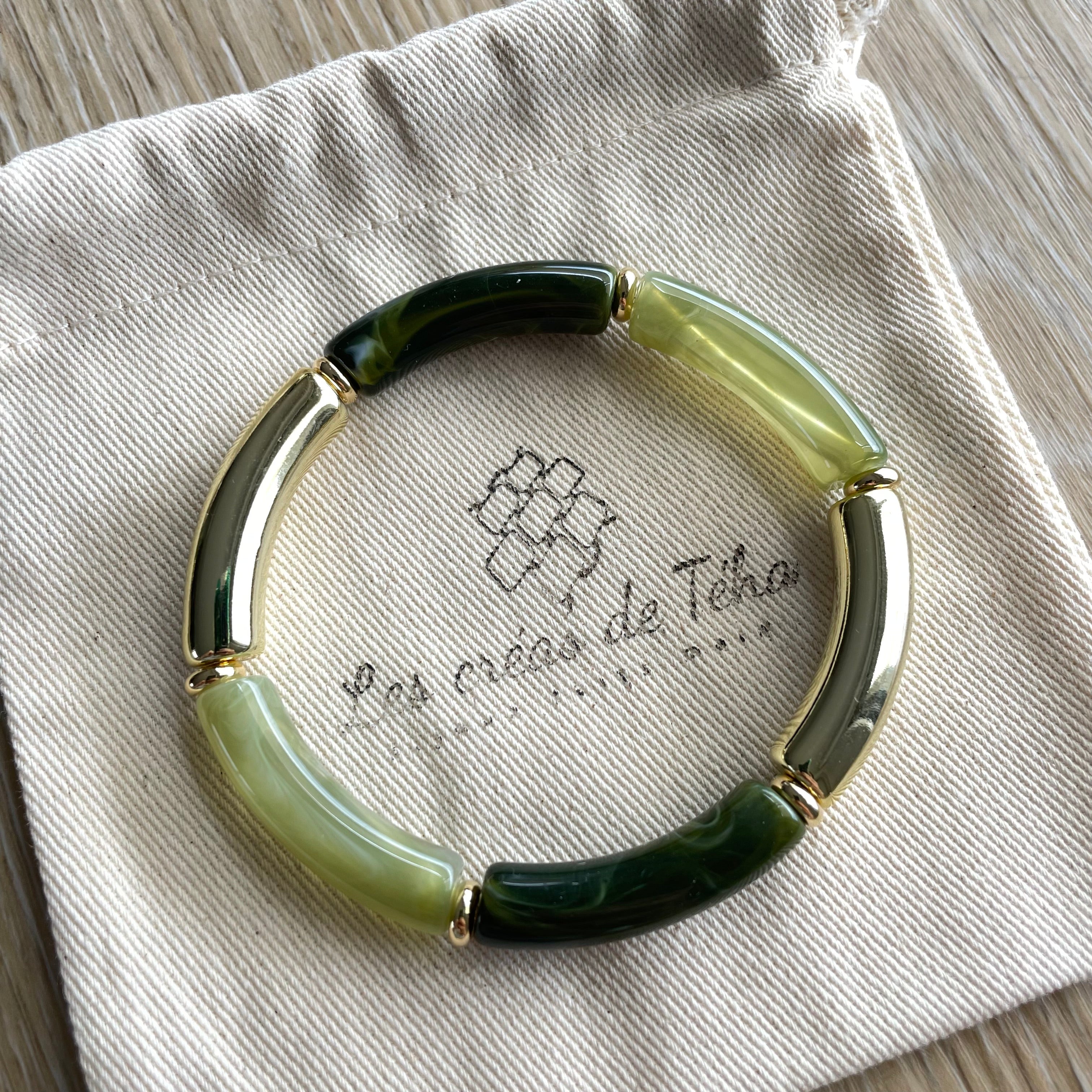 Bracelet élastique tendance perles incurvées modèle Ata