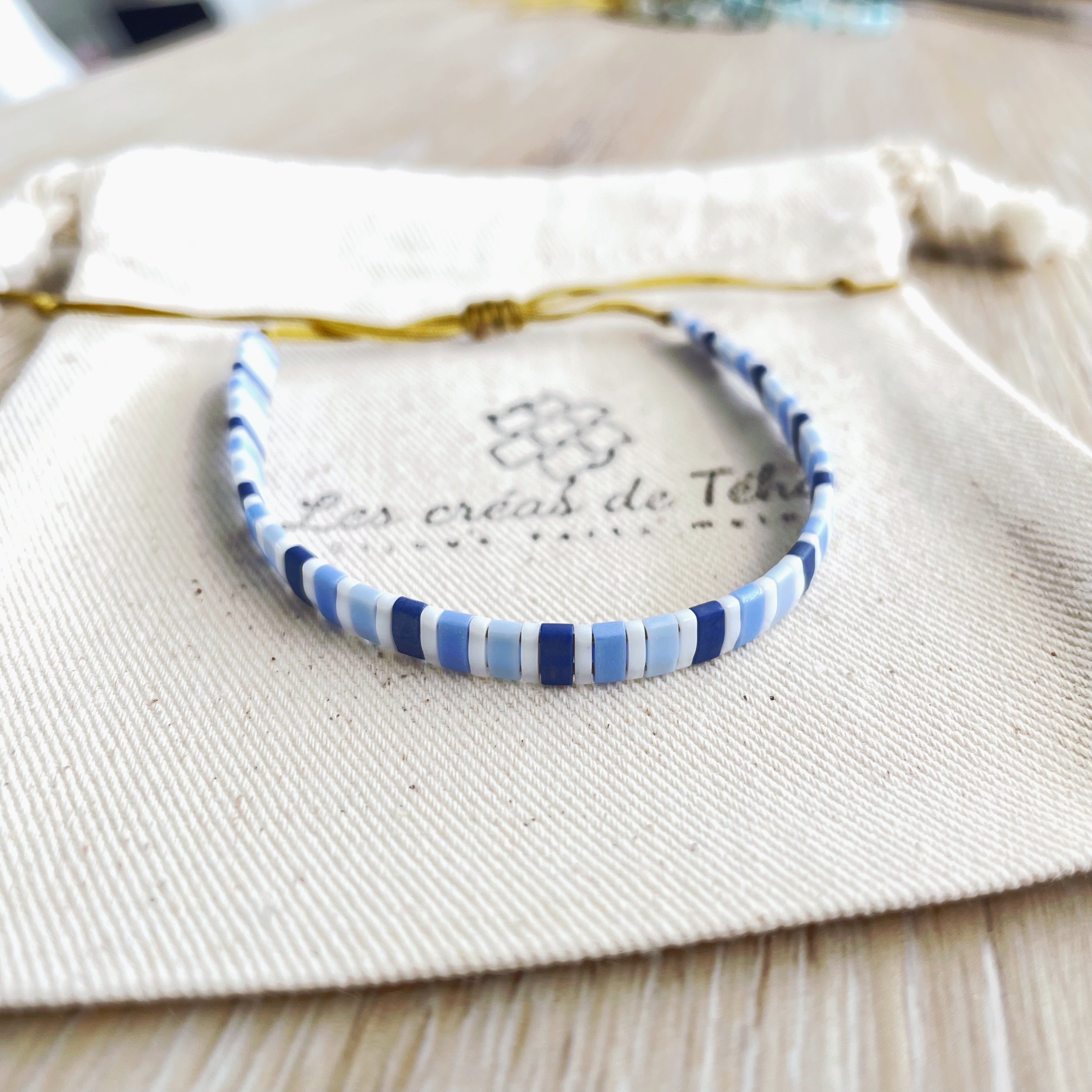 Bracelet en perles de verre et cordon modèle Huira