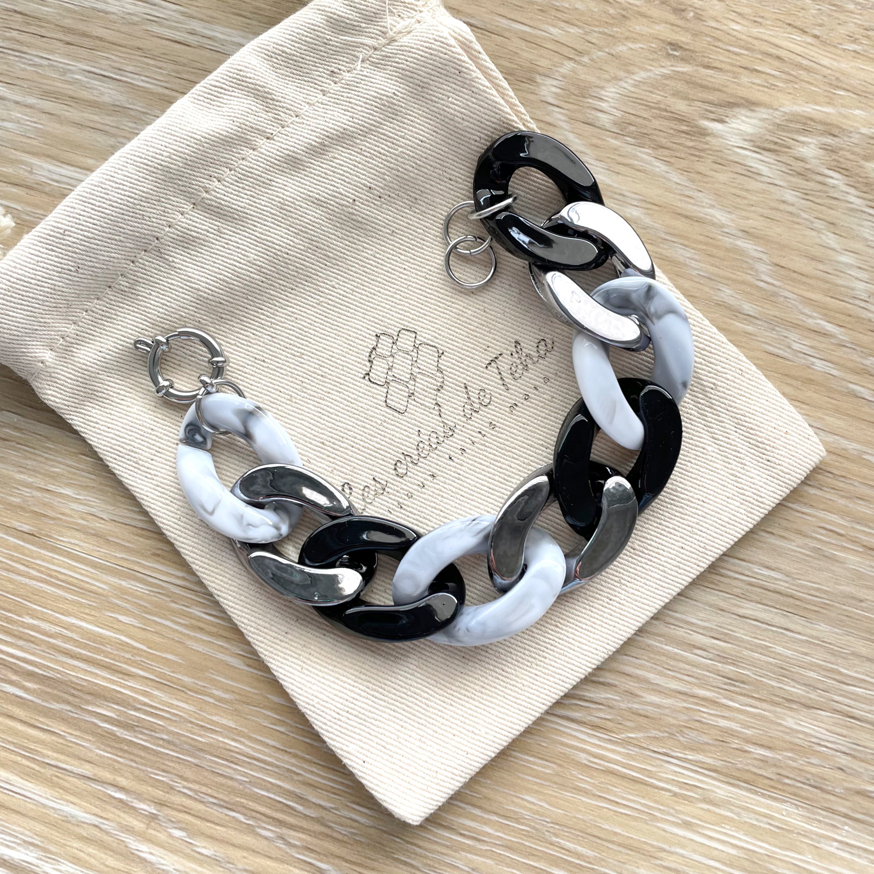 Bracelet tendance grosses mailles anthracite, noir, gris, argenté modèle Ohea