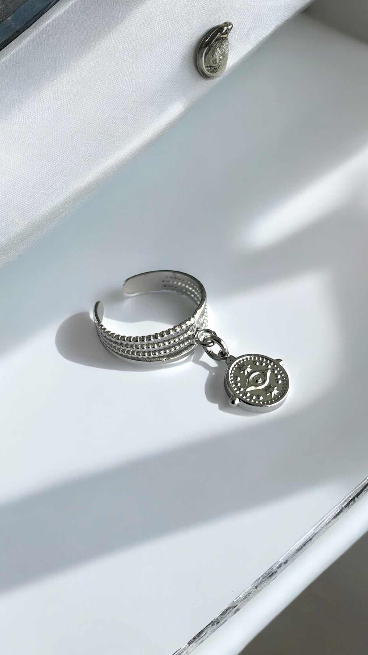 Bague en acier inoxydable et plaqué argent  modèle Feti'a