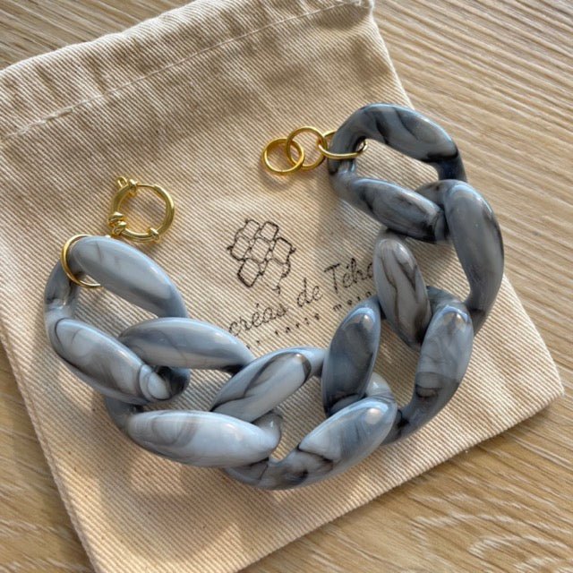 Bracelet tendance grosses mailles gris marbré modèle Ohéa