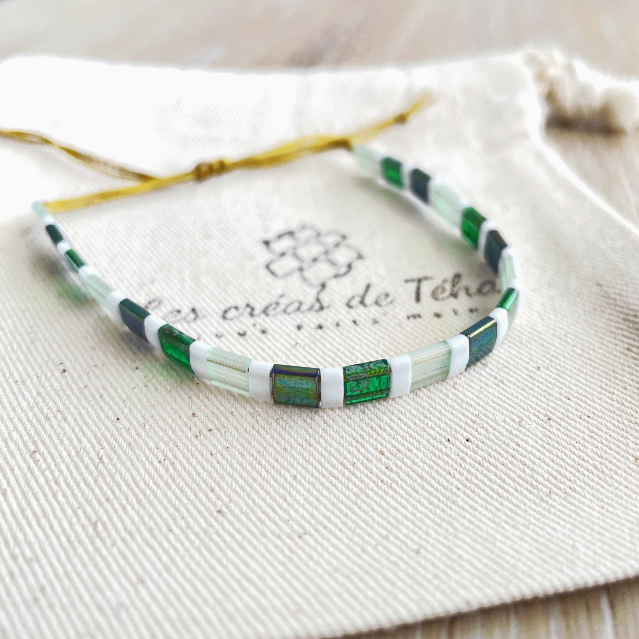 Bracelet en perles de verre et cordon modèle Huira