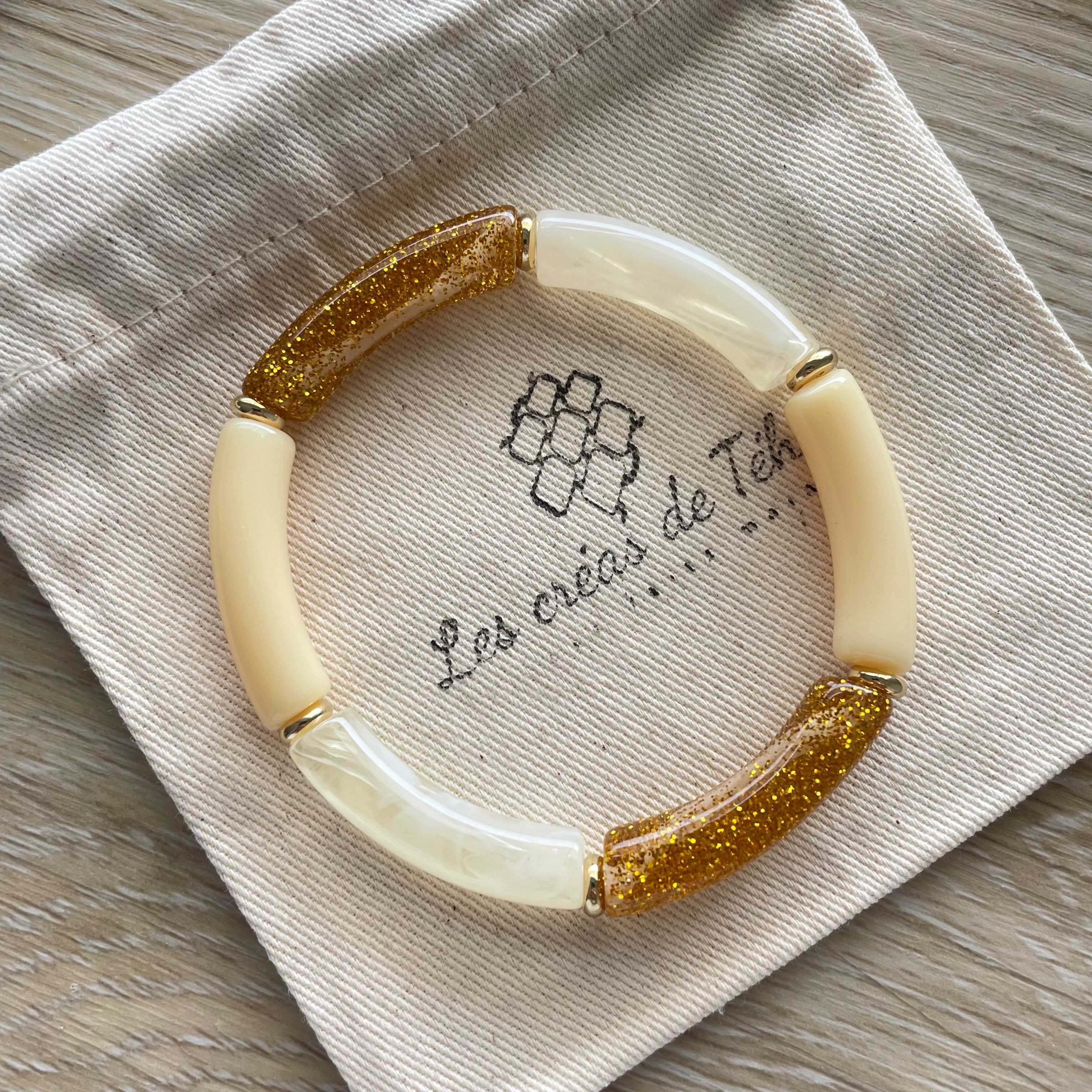 Bracelet élastique tendance perles incurvées modèle Ata