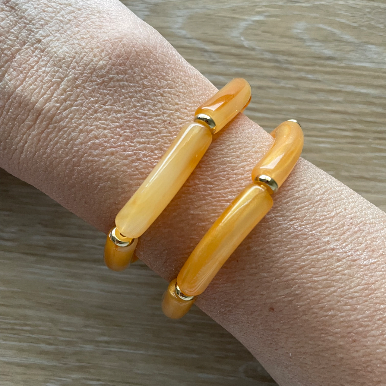 Bracelet élastique tendance perles incurvées modèle Ata