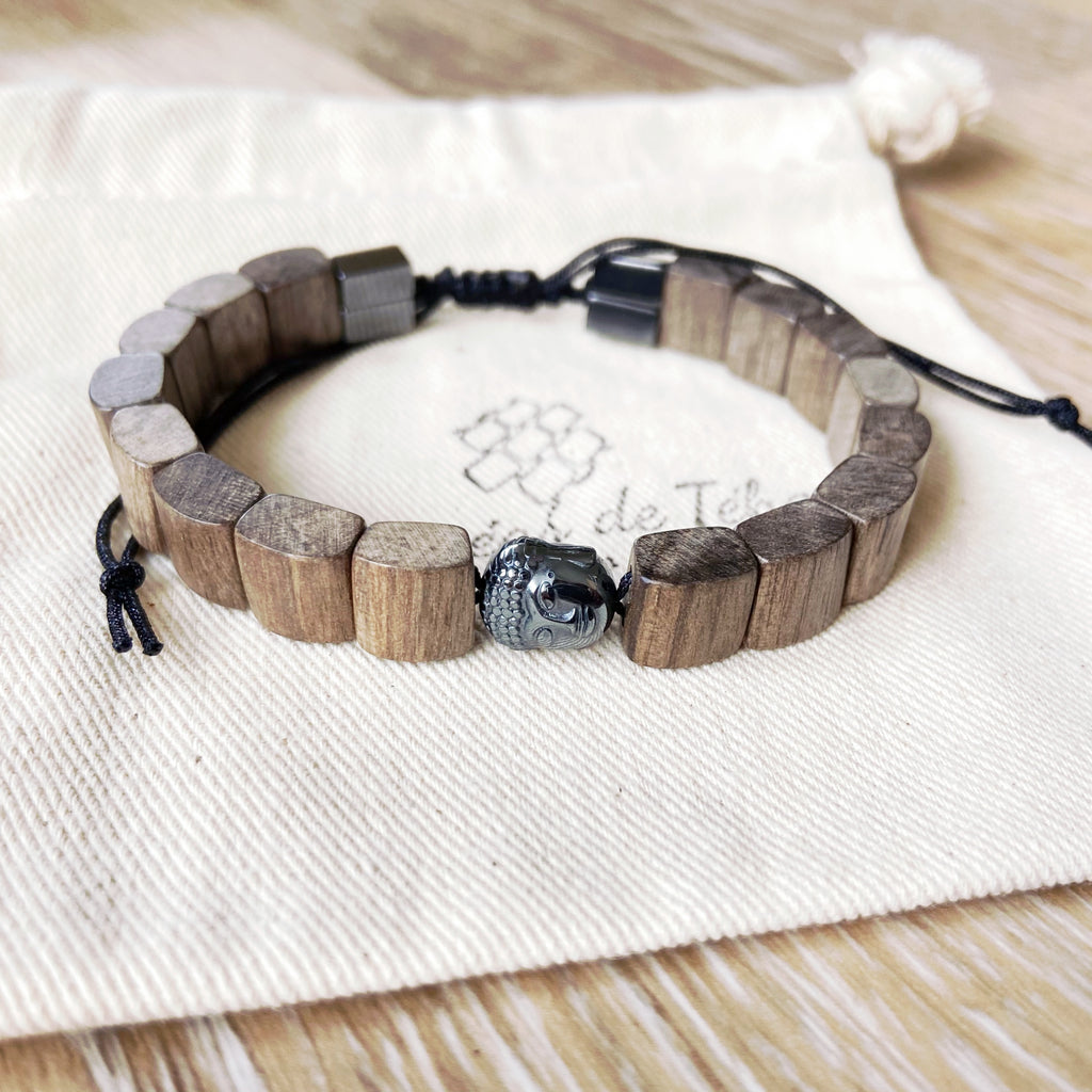 Bracelet homme modèle Mohina en perles en bois, hématite bouddhaet cordon