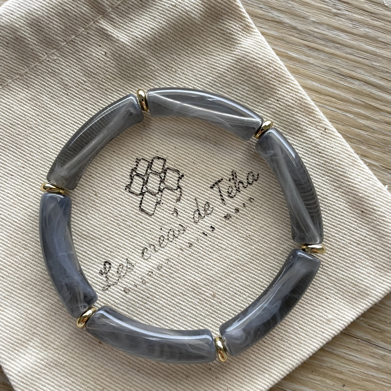 Bracelet élastique tendance perles incurvées modèle Ata