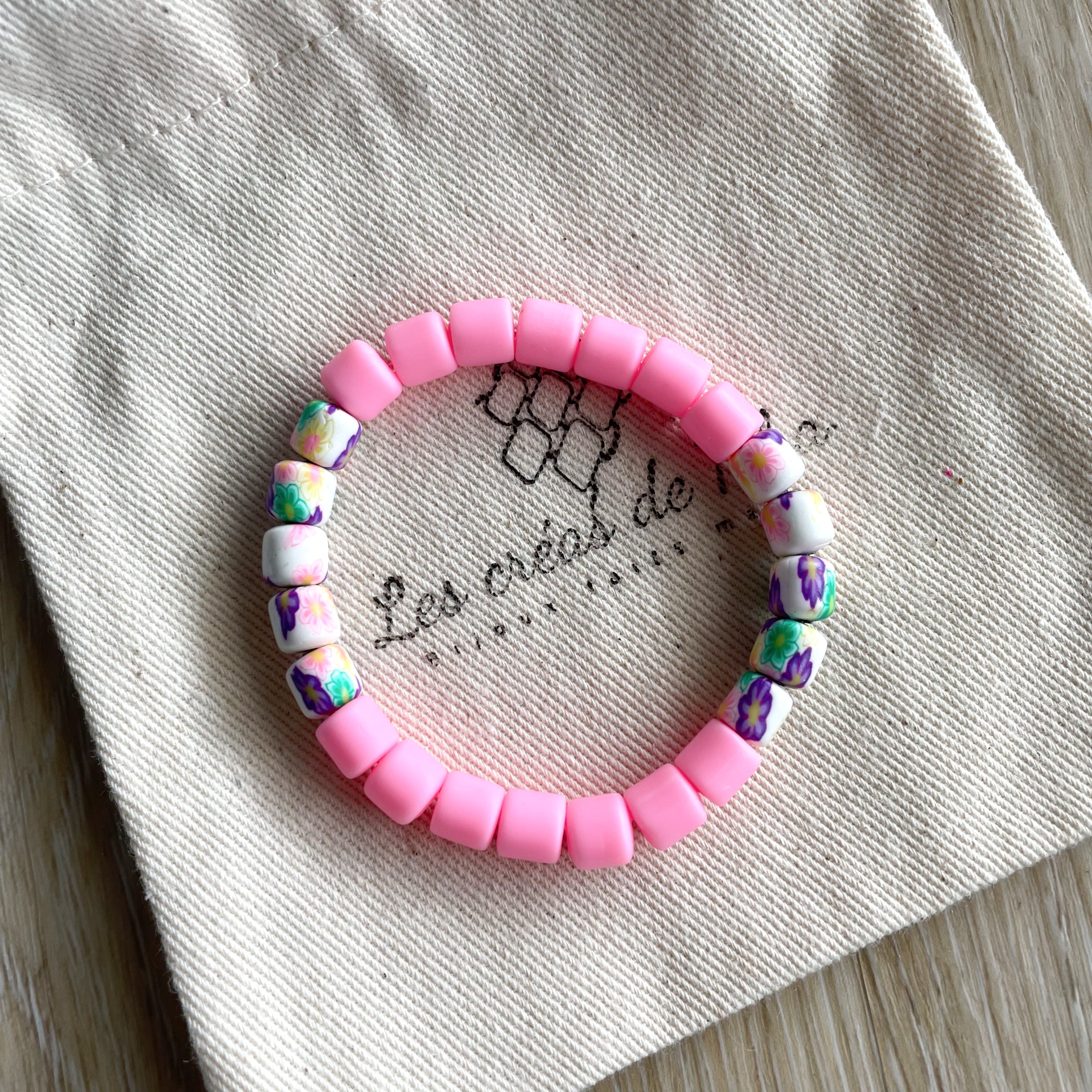 Bracelet enfant,  élastique en perles polymère modèle Candy