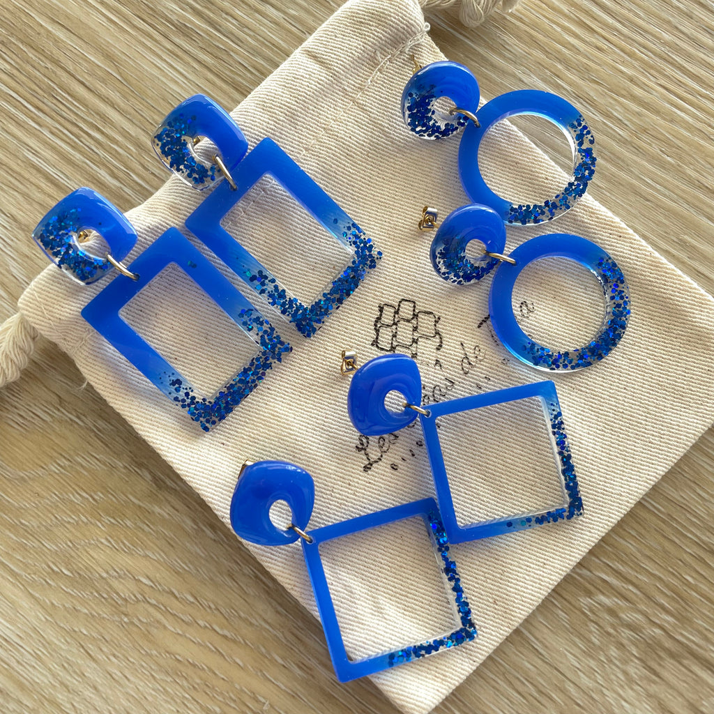 Boucles d’oreilles en résine et acier inoxydable modèle Brilho
