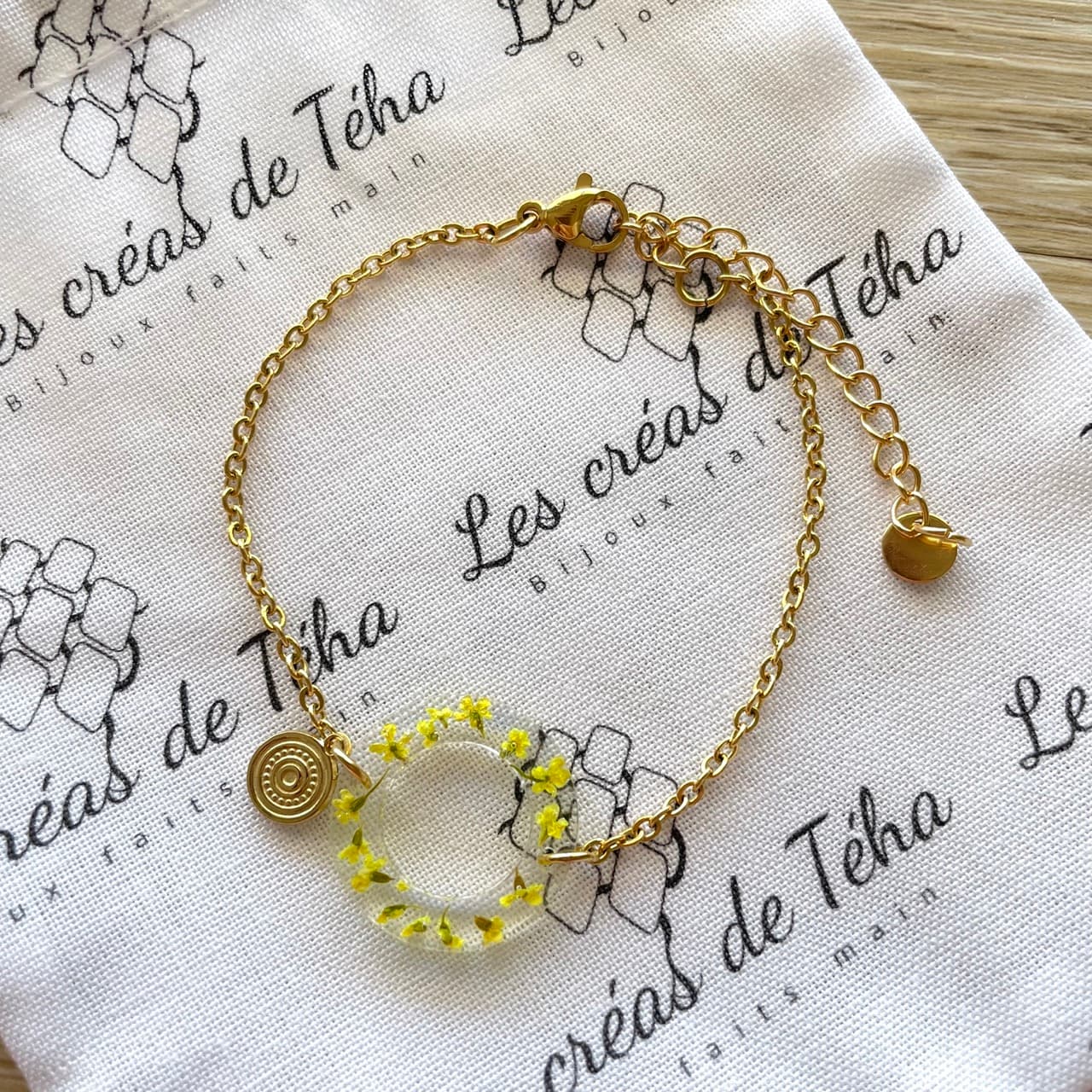 Bracelet réglable en acier inoxydable doré intercalaire en résine modèle Hana
