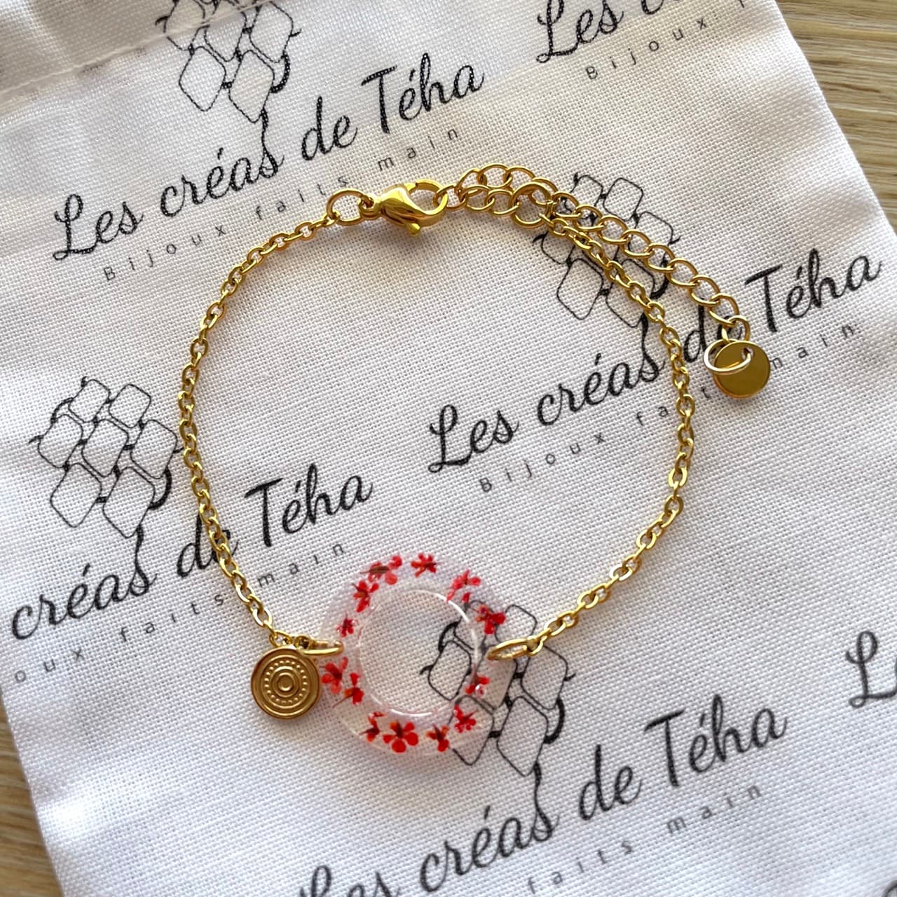 Bracelet réglable en acier inoxydable doré intercalaire en résine modèle Hana
